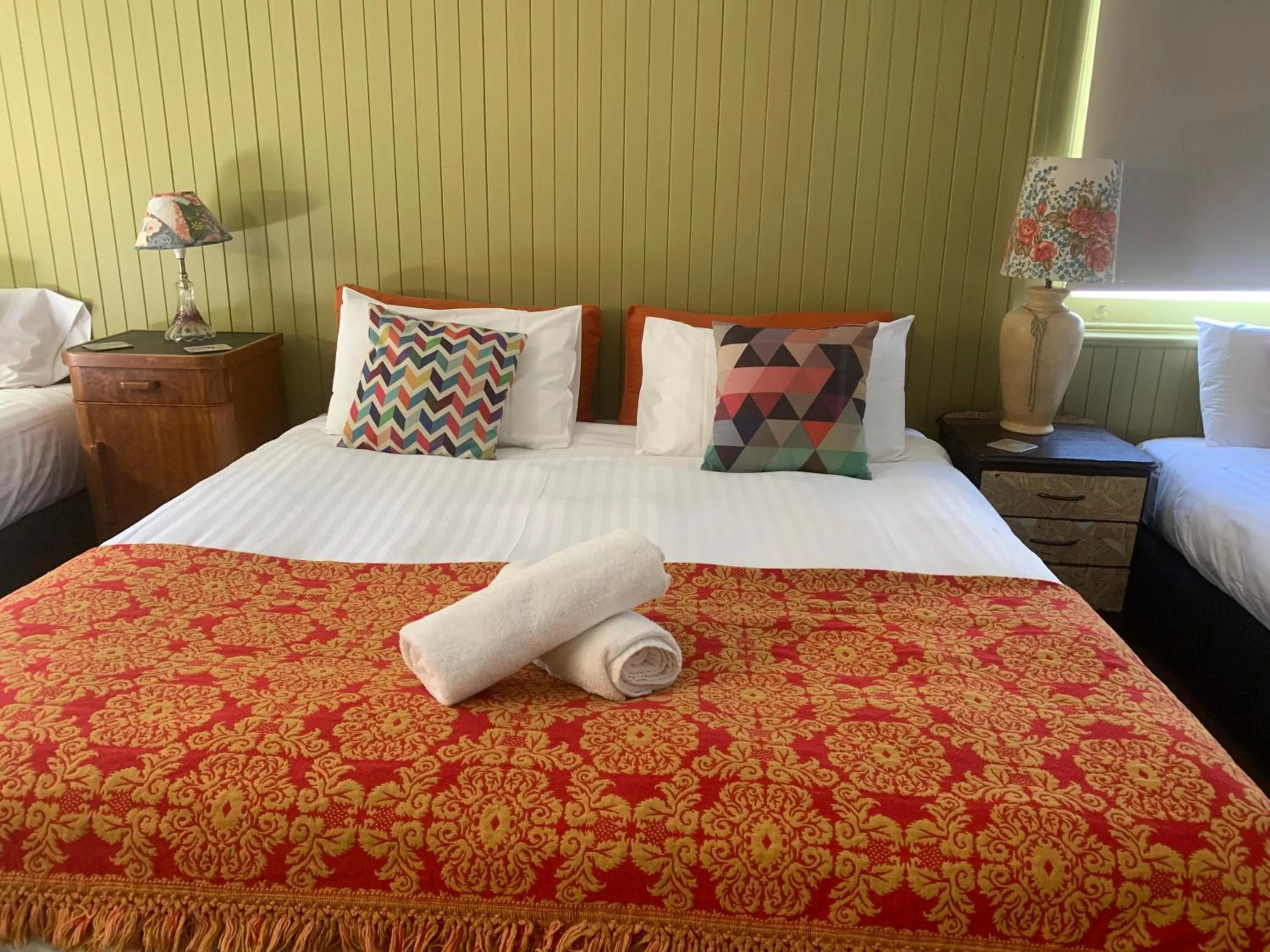 Bed in Vine Valley Inn
