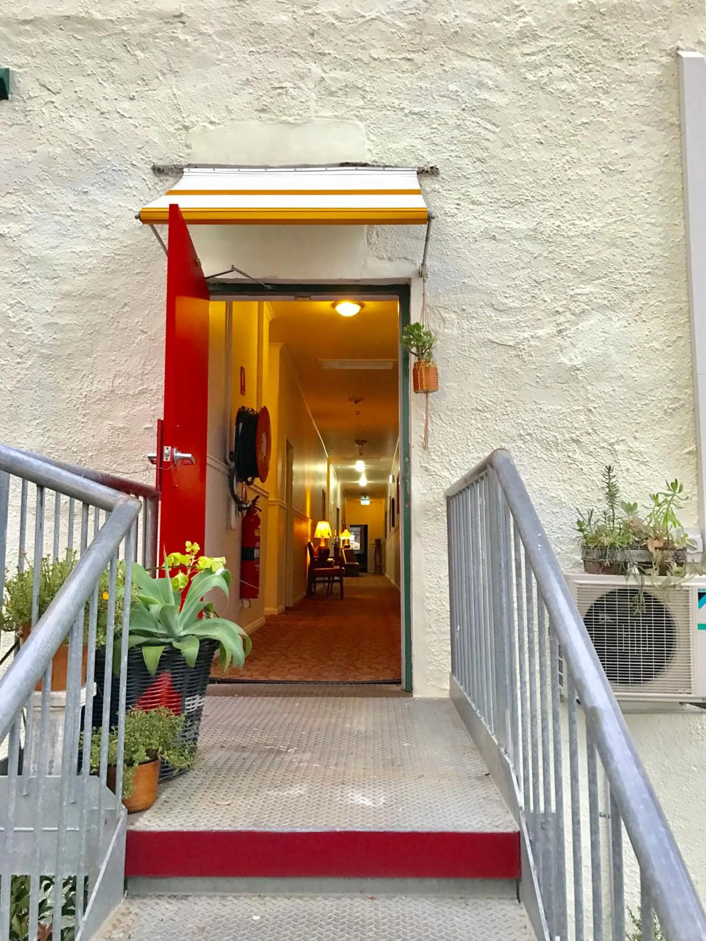 Facade/entrance in Vine Valley Inn