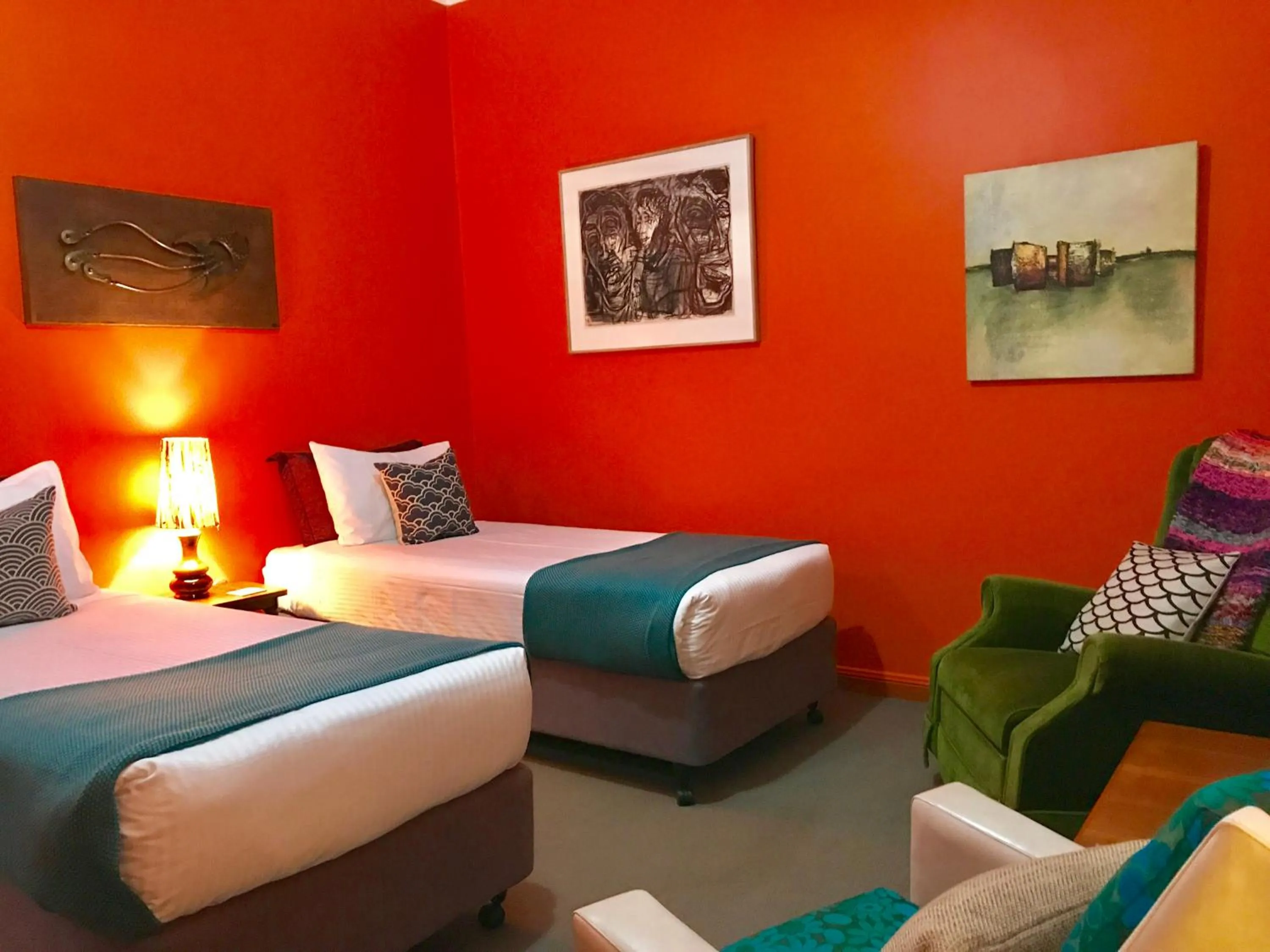 Bed in Vine Valley Inn