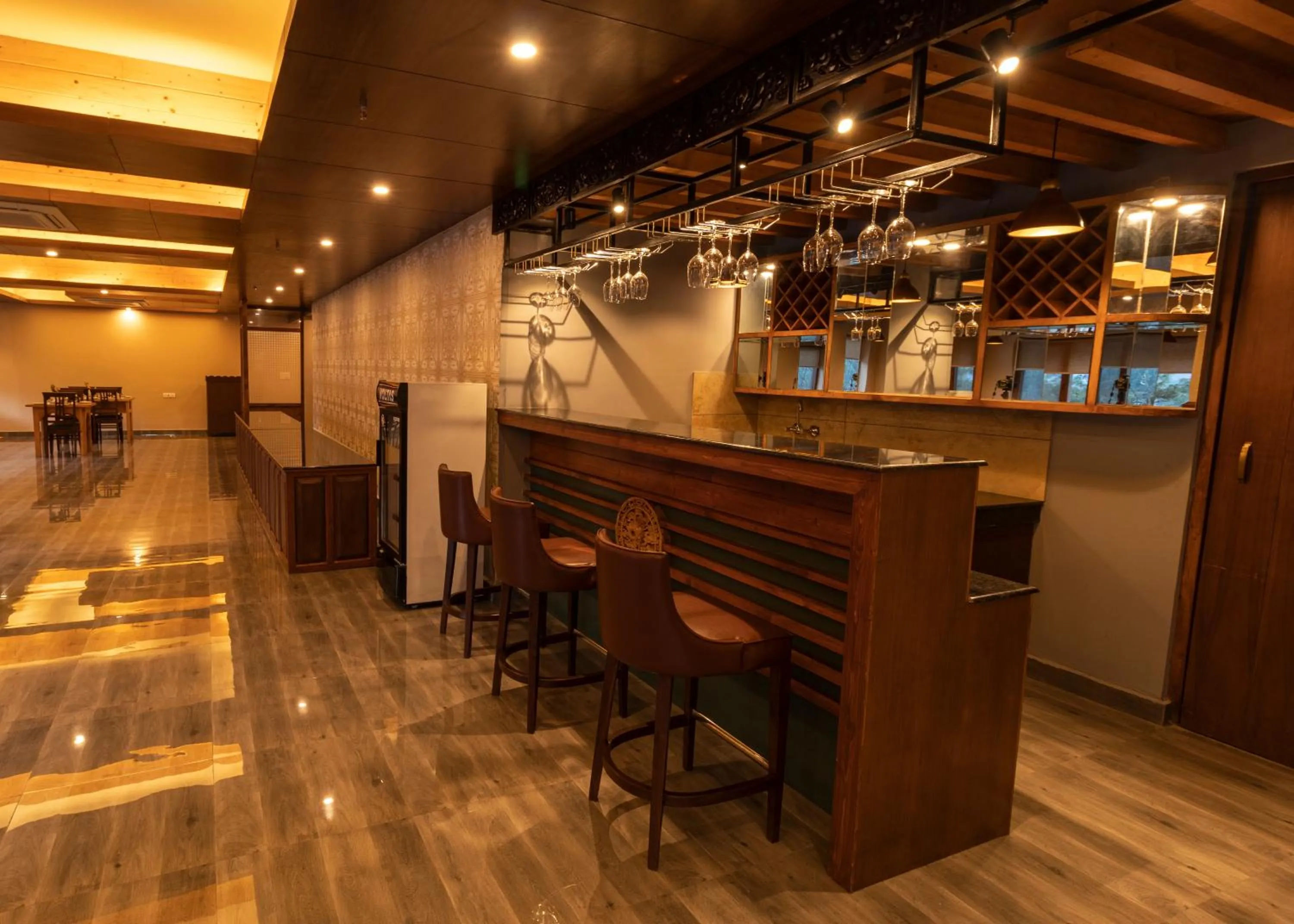 Restaurant/places to eat in Aloka Resort