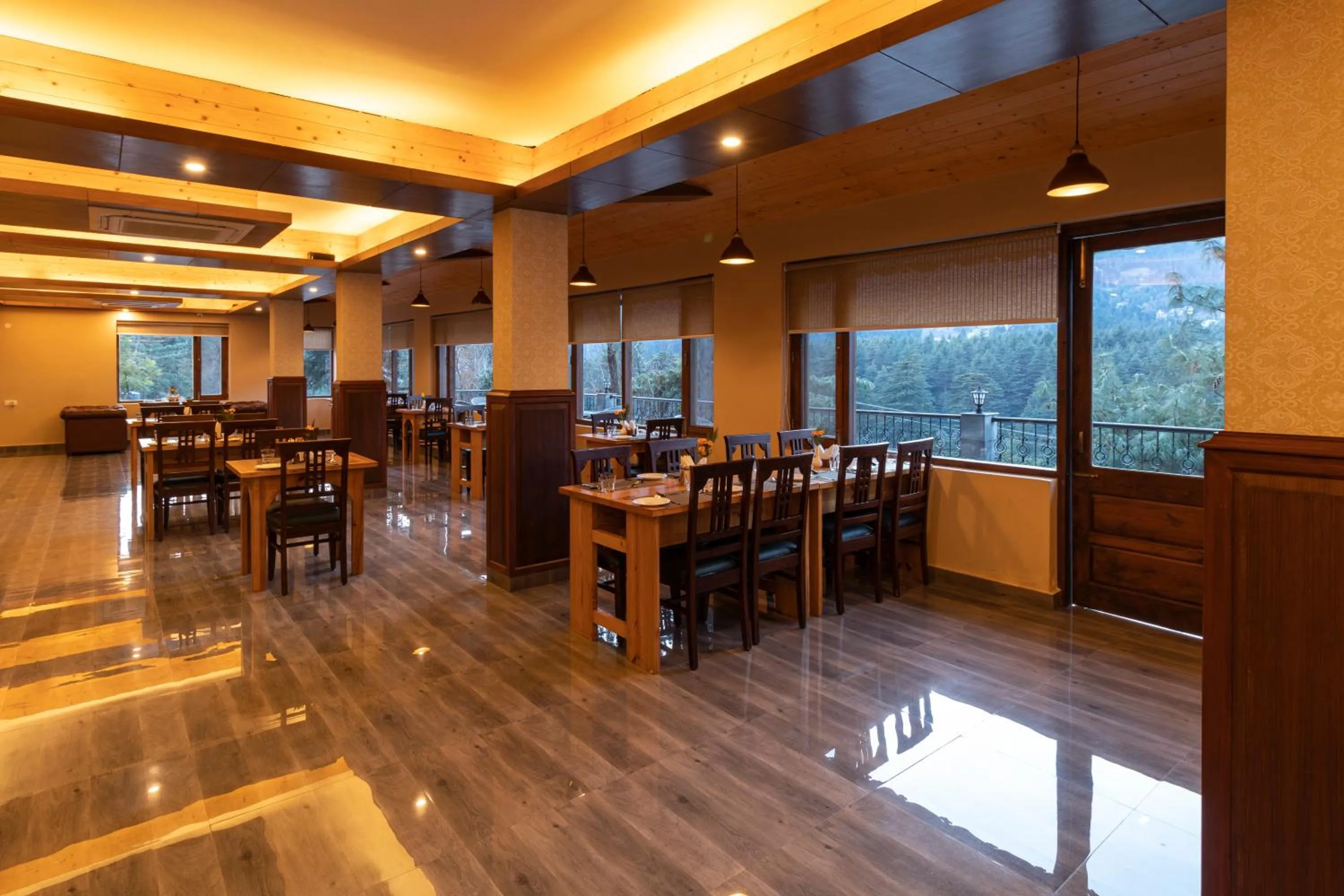 Restaurant/places to eat in Aloka Resort