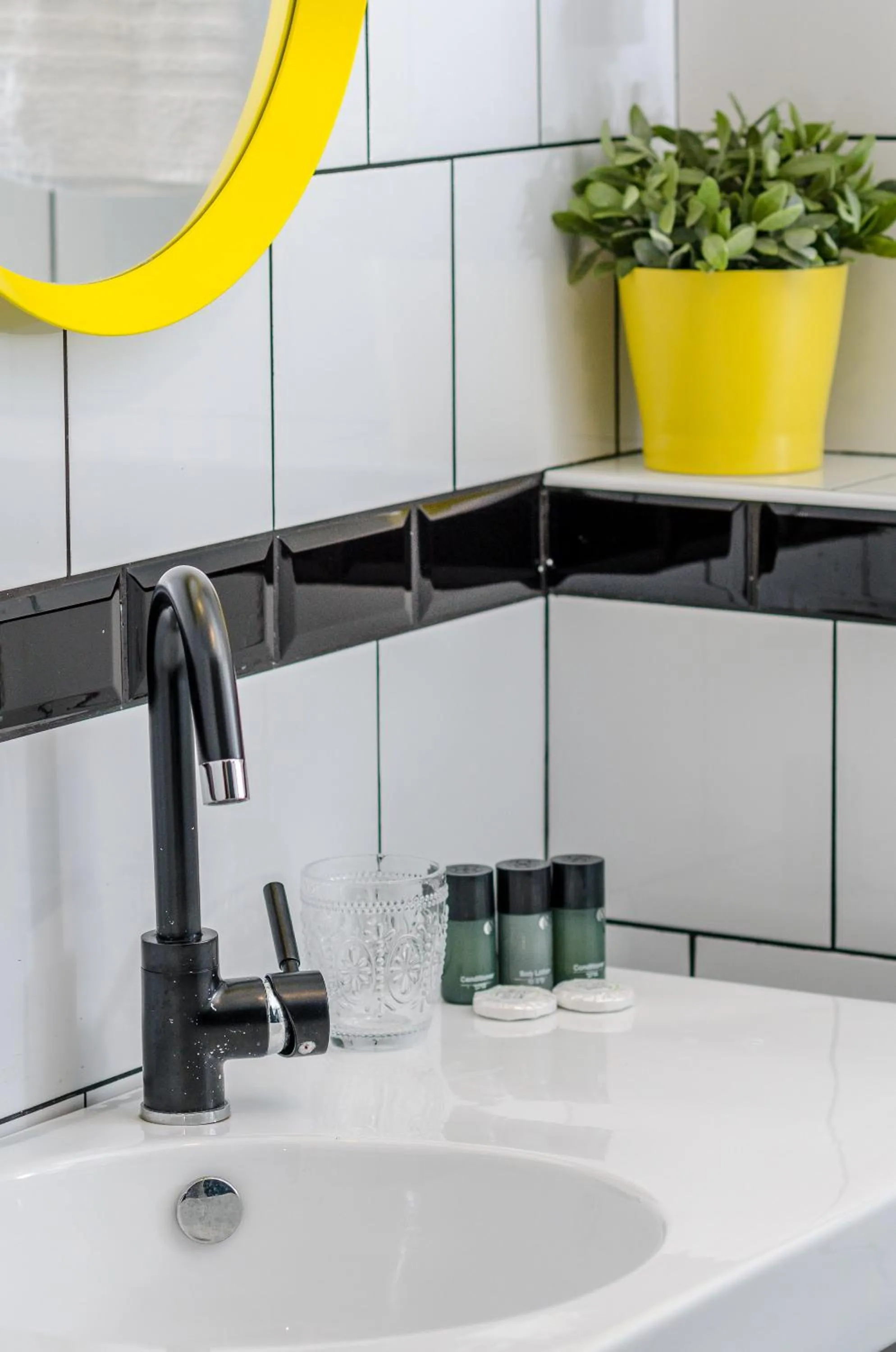 Decorative detail, Bathroom in Olive The White House