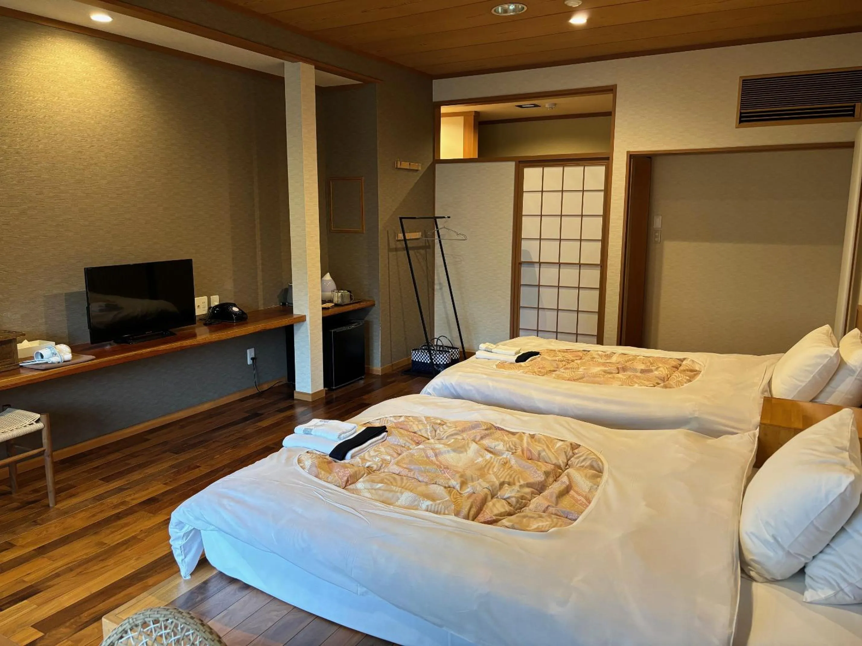 Bed in Kusatsu Onsen Kusatsu Hotel1913