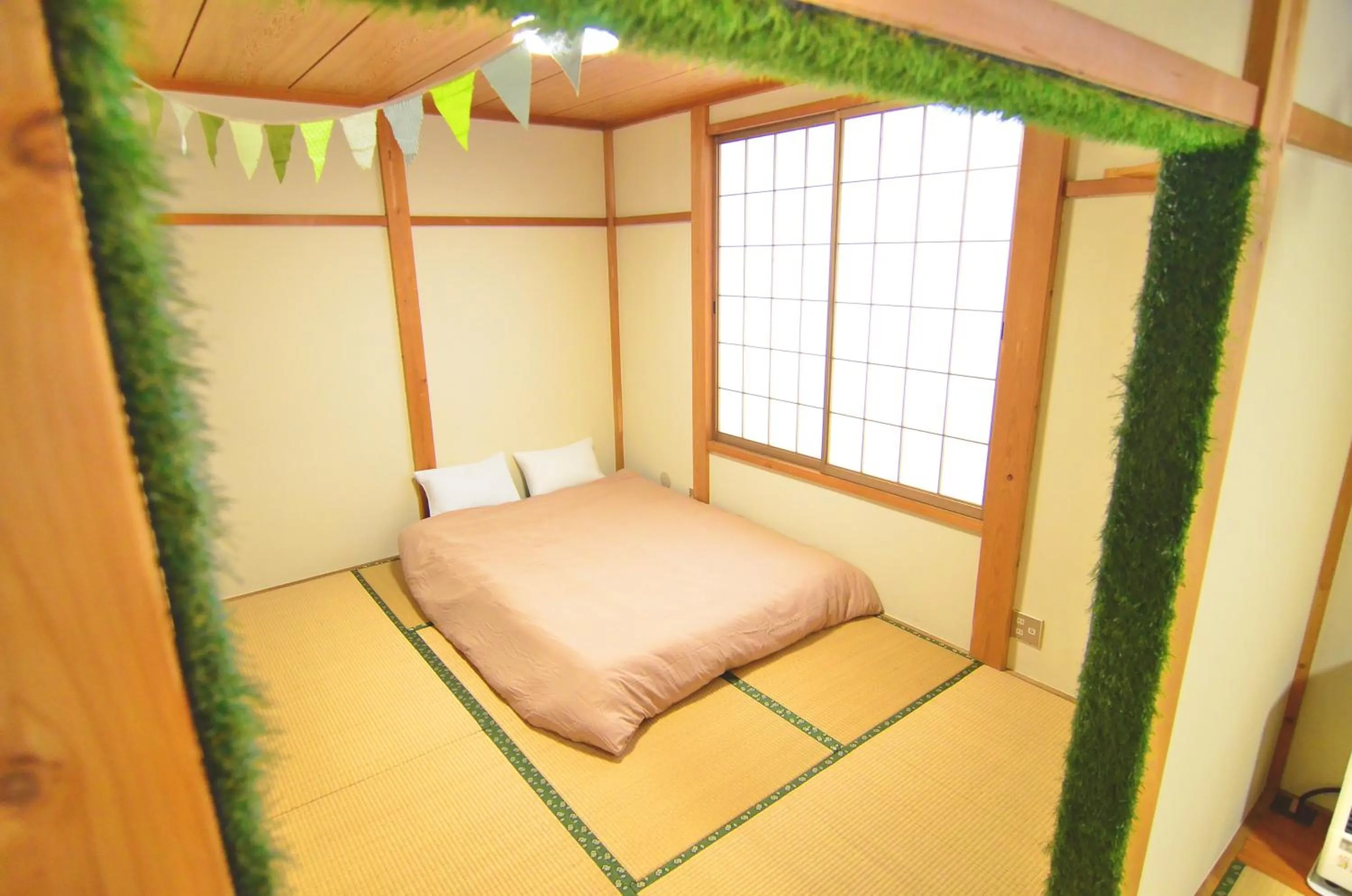 Photo of the whole room in Cocomock House