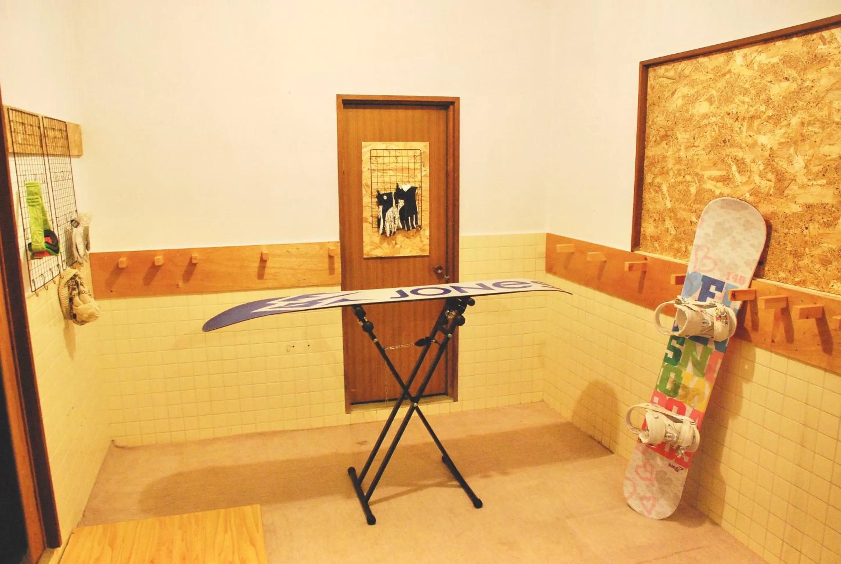 Skiing in Cocomock House