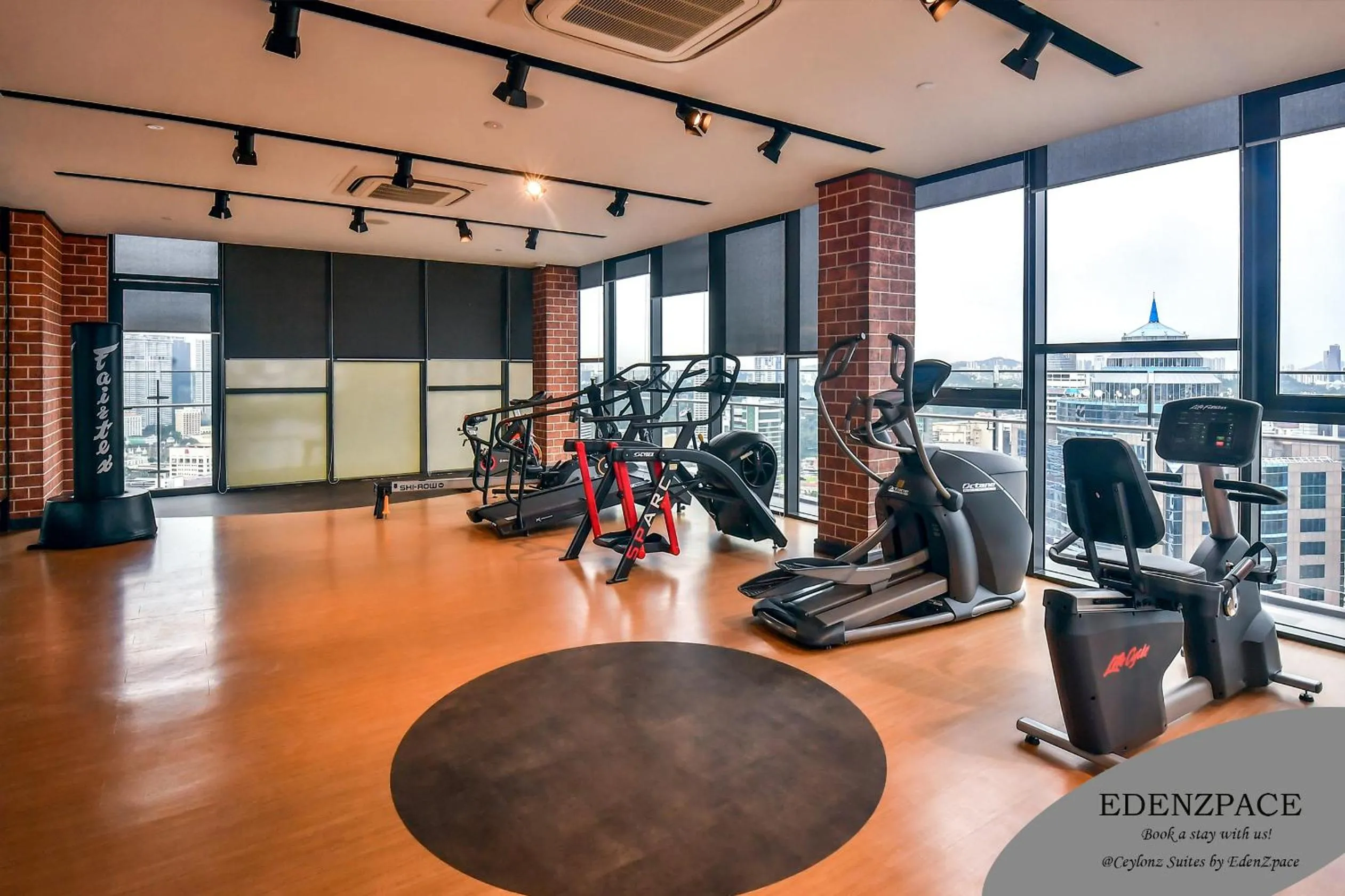 Fitness centre/facilities in Ceylonz Suites by EdenZpace