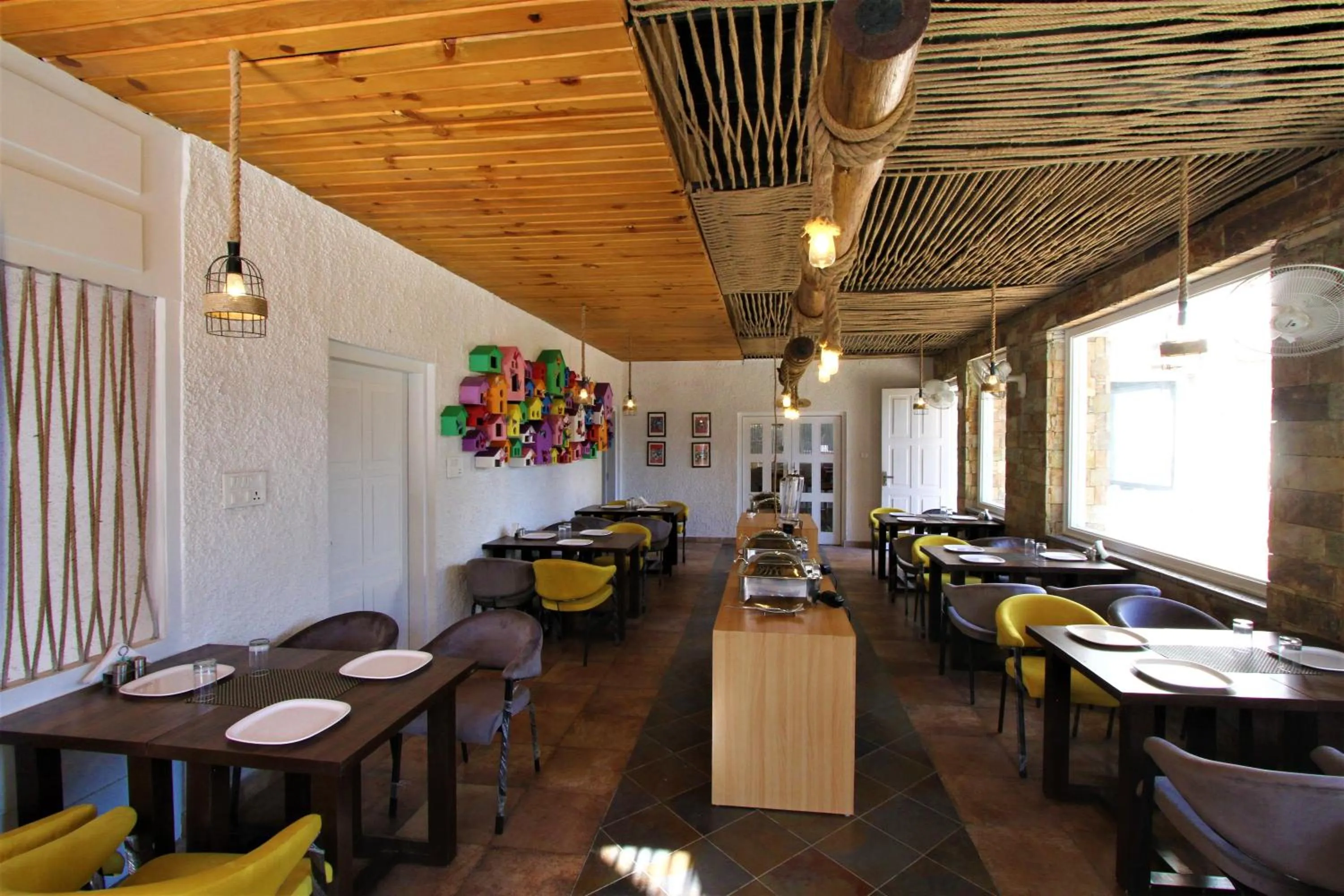 Restaurant/places to eat in The Nature's Green Resort, Bhimtal, Nainital