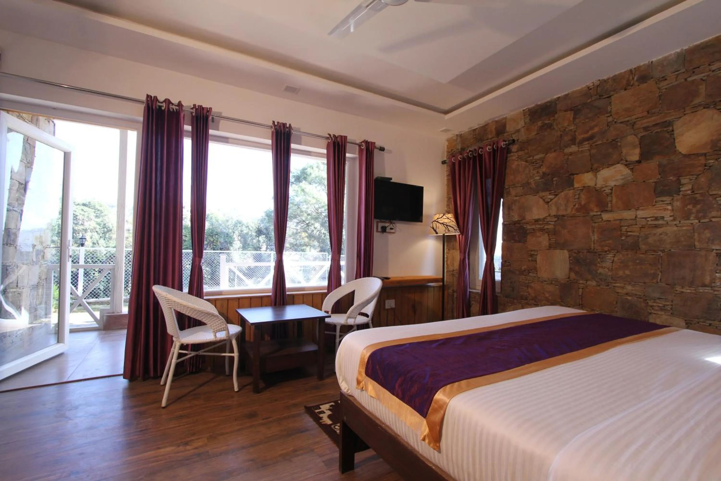 Balcony/Terrace, Bed in The Nature's Green Resort, Bhimtal, Nainital