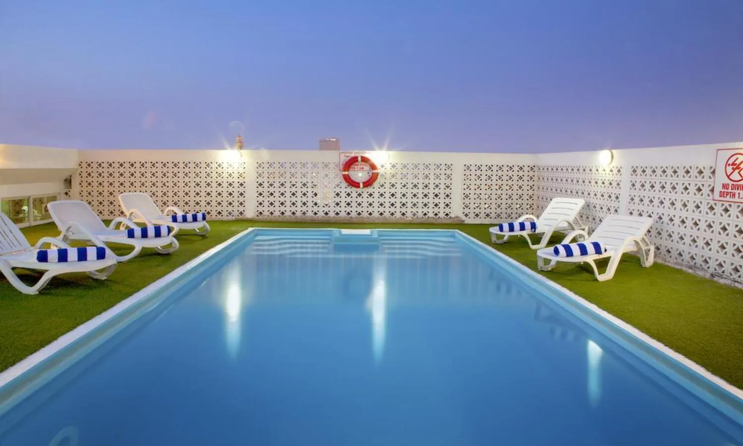 Swimming pool in Landmark Hotel
