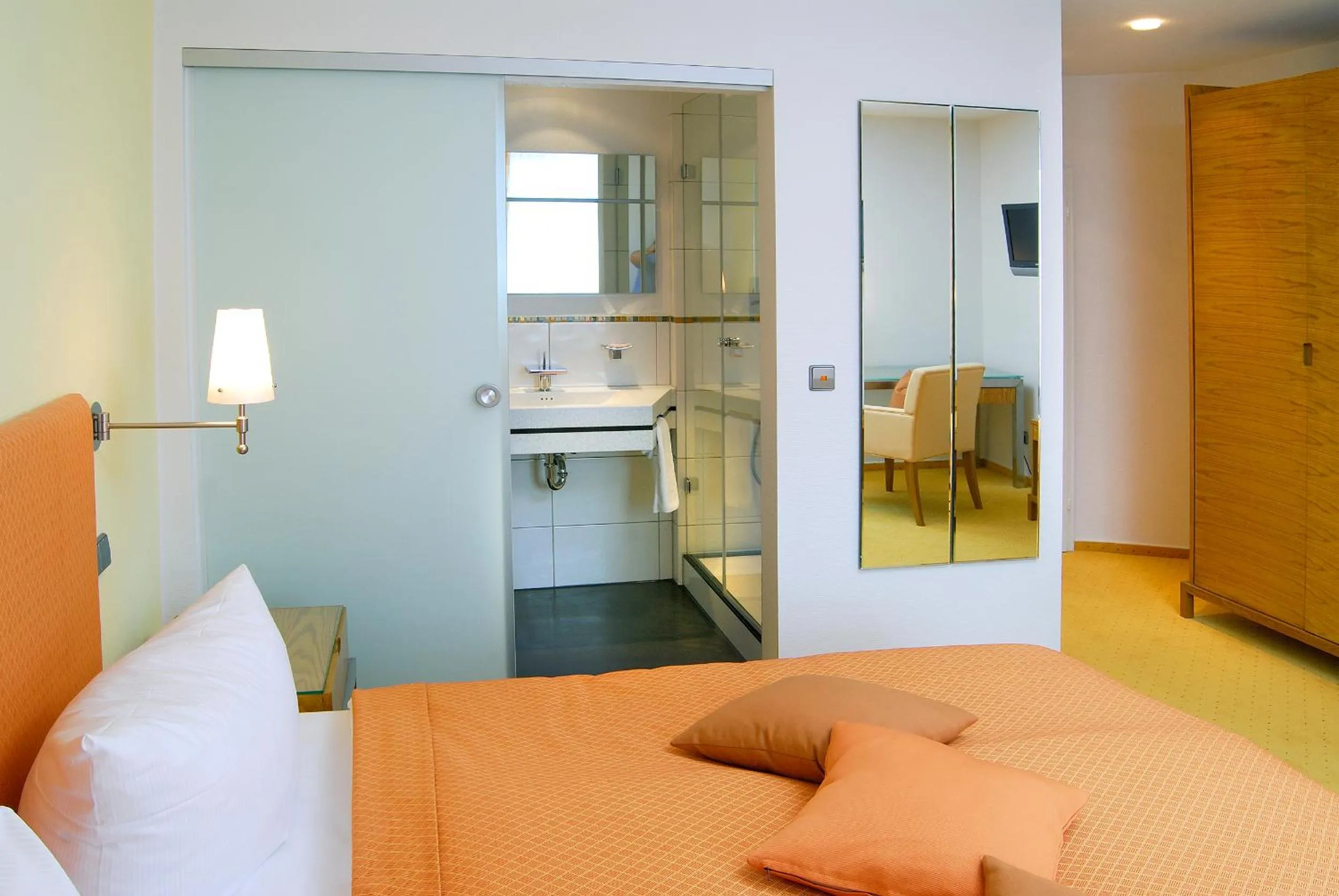 Bed in Restaurant-Hotel Maien