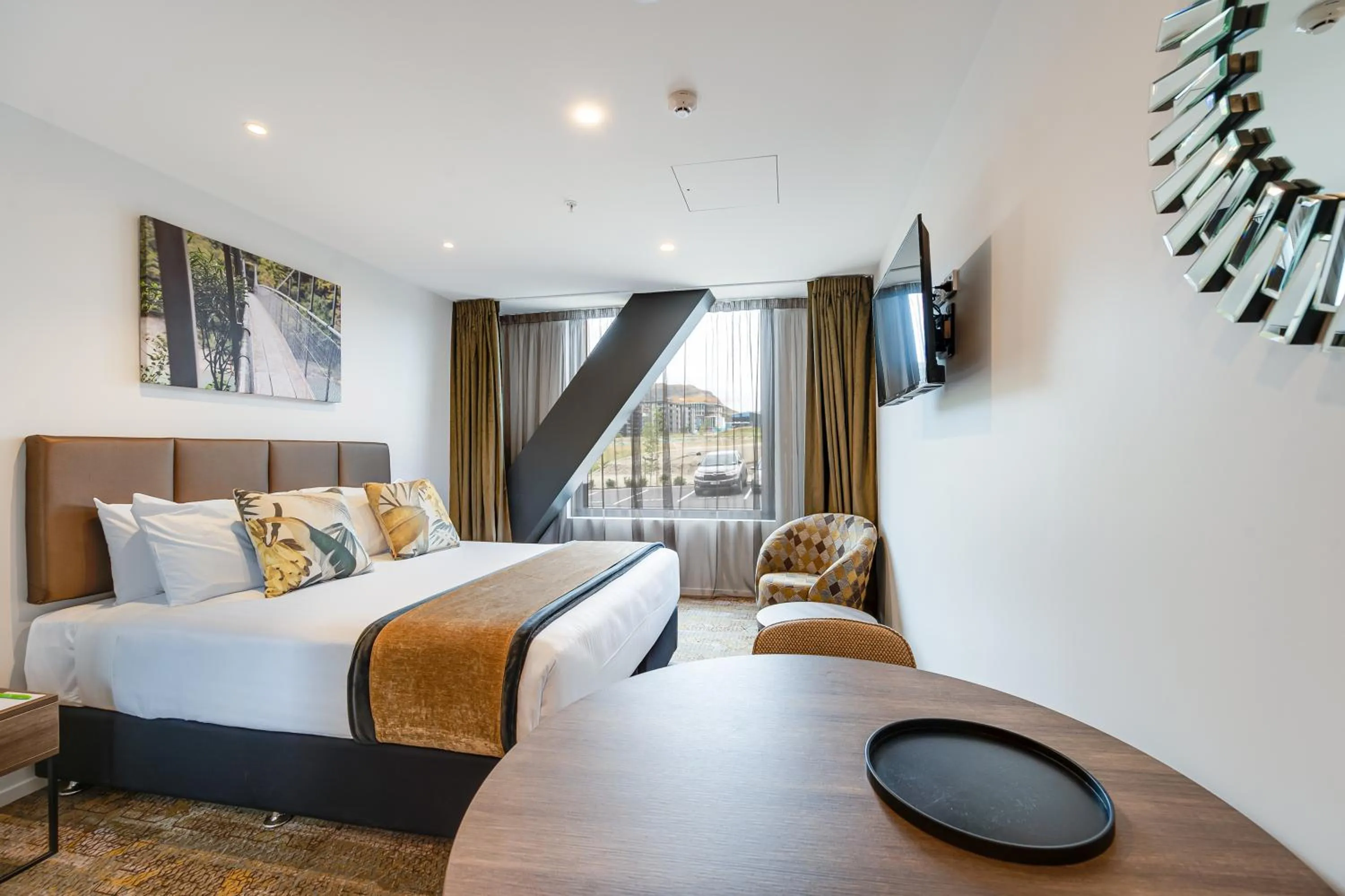 Photo of the whole room, Bed in La Quinta by Wyndham Remarkables Park Queenstown
