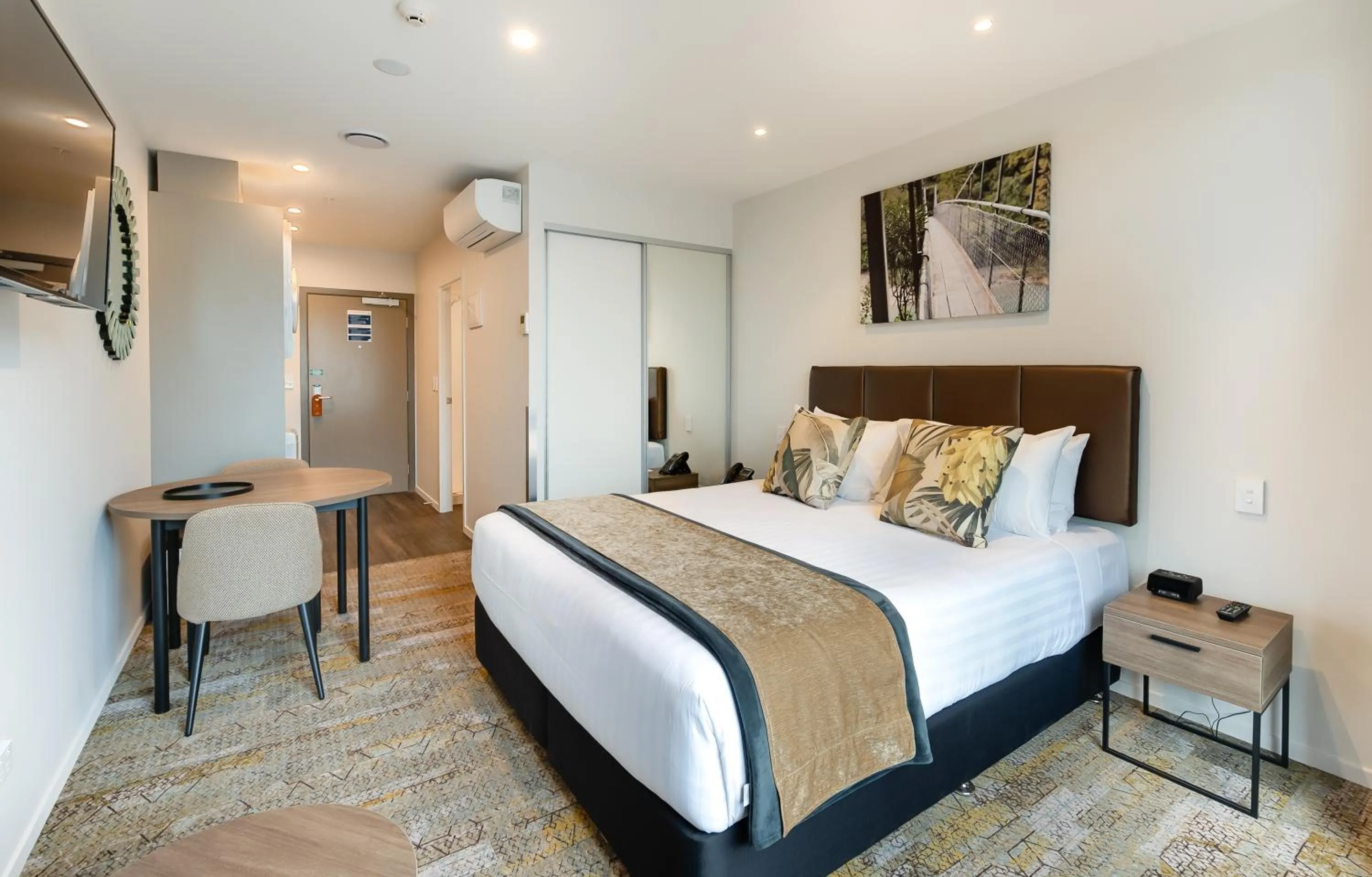 Photo of the whole room, Bed in La Quinta by Wyndham Remarkables Park Queenstown