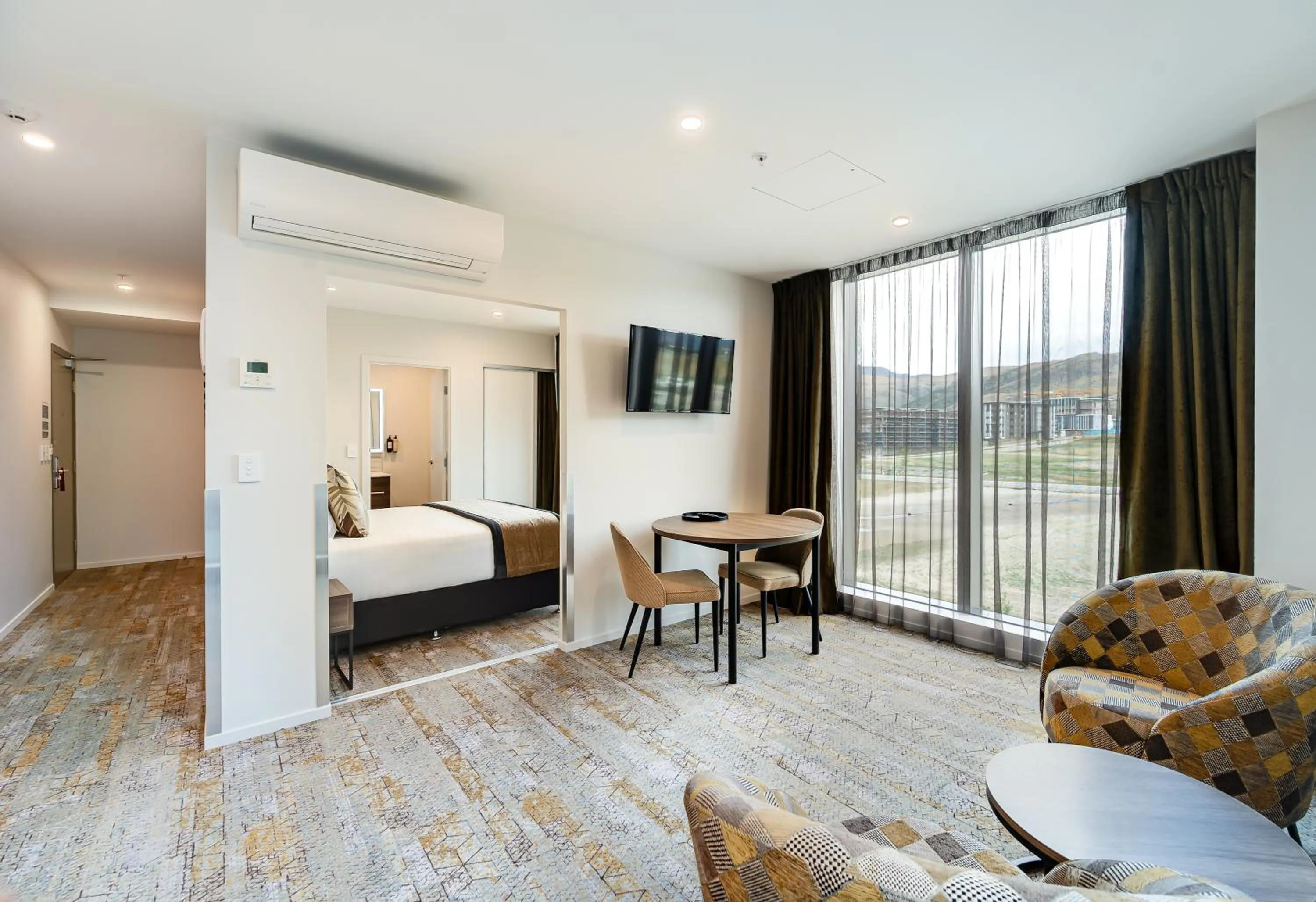 Living room, Bed in La Quinta by Wyndham Remarkables Park Queenstown