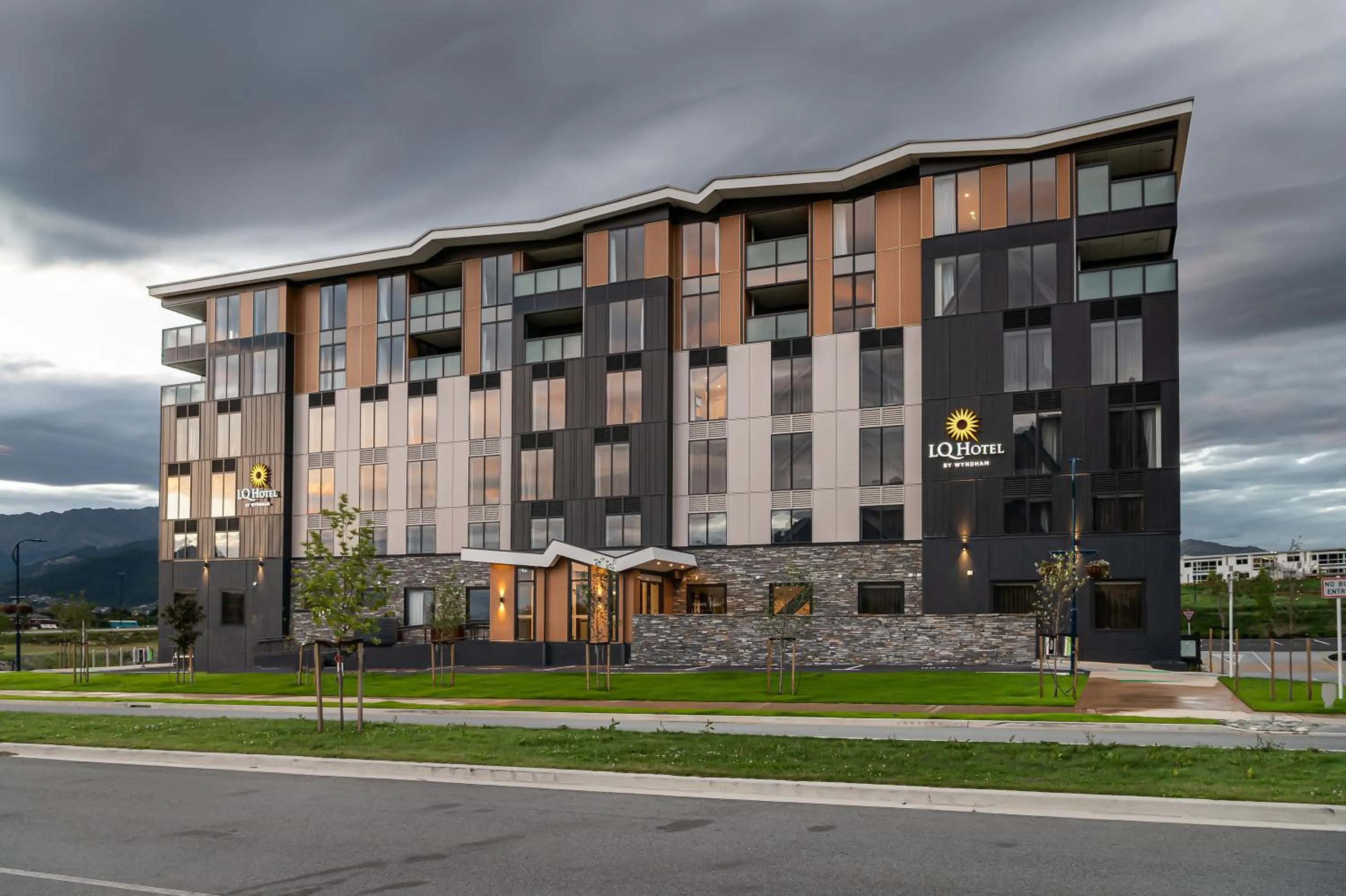 Property building in La Quinta by Wyndham Remarkables Park Queenstown