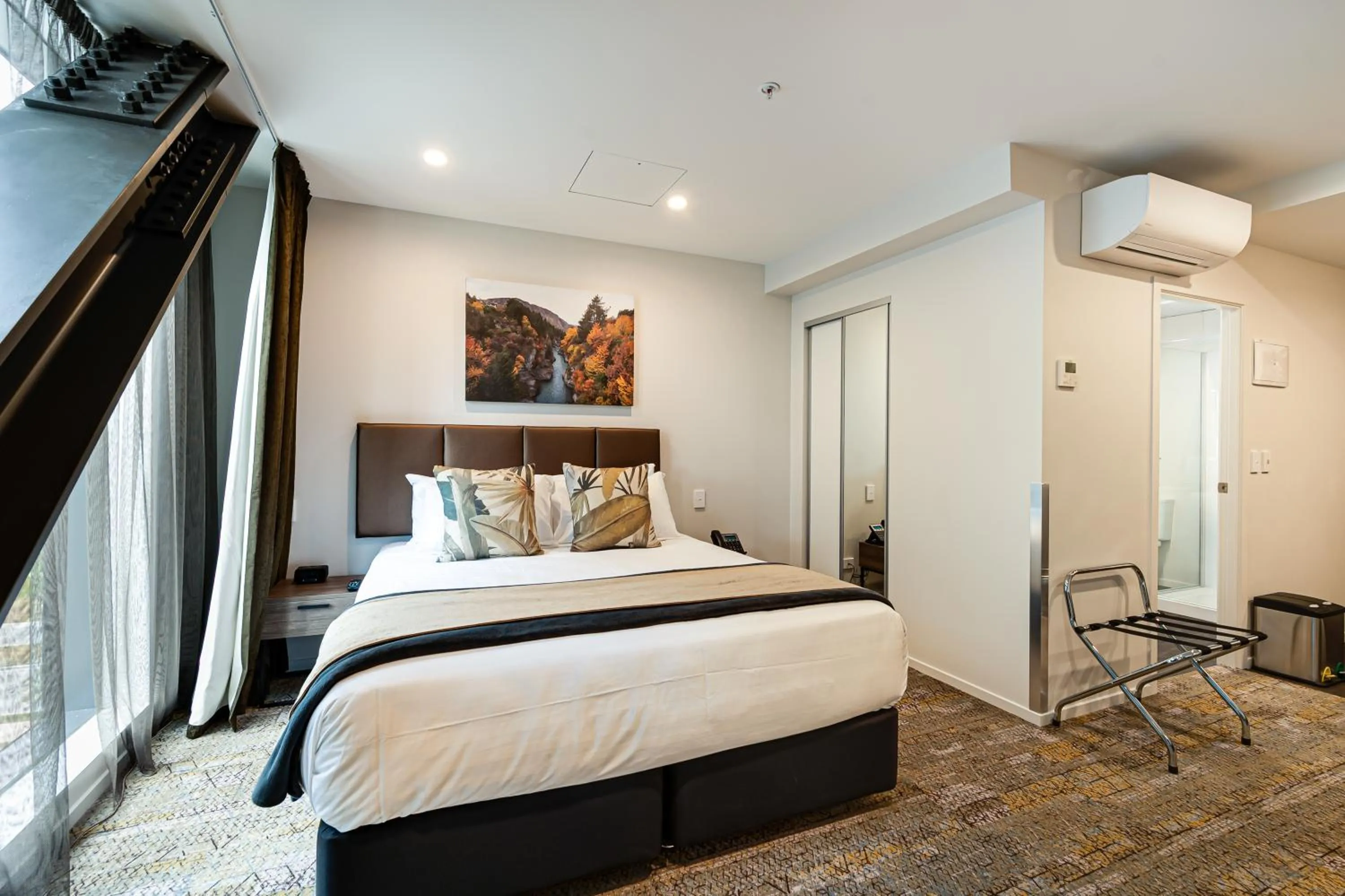 Bedroom, Bed in La Quinta by Wyndham Remarkables Park Queenstown