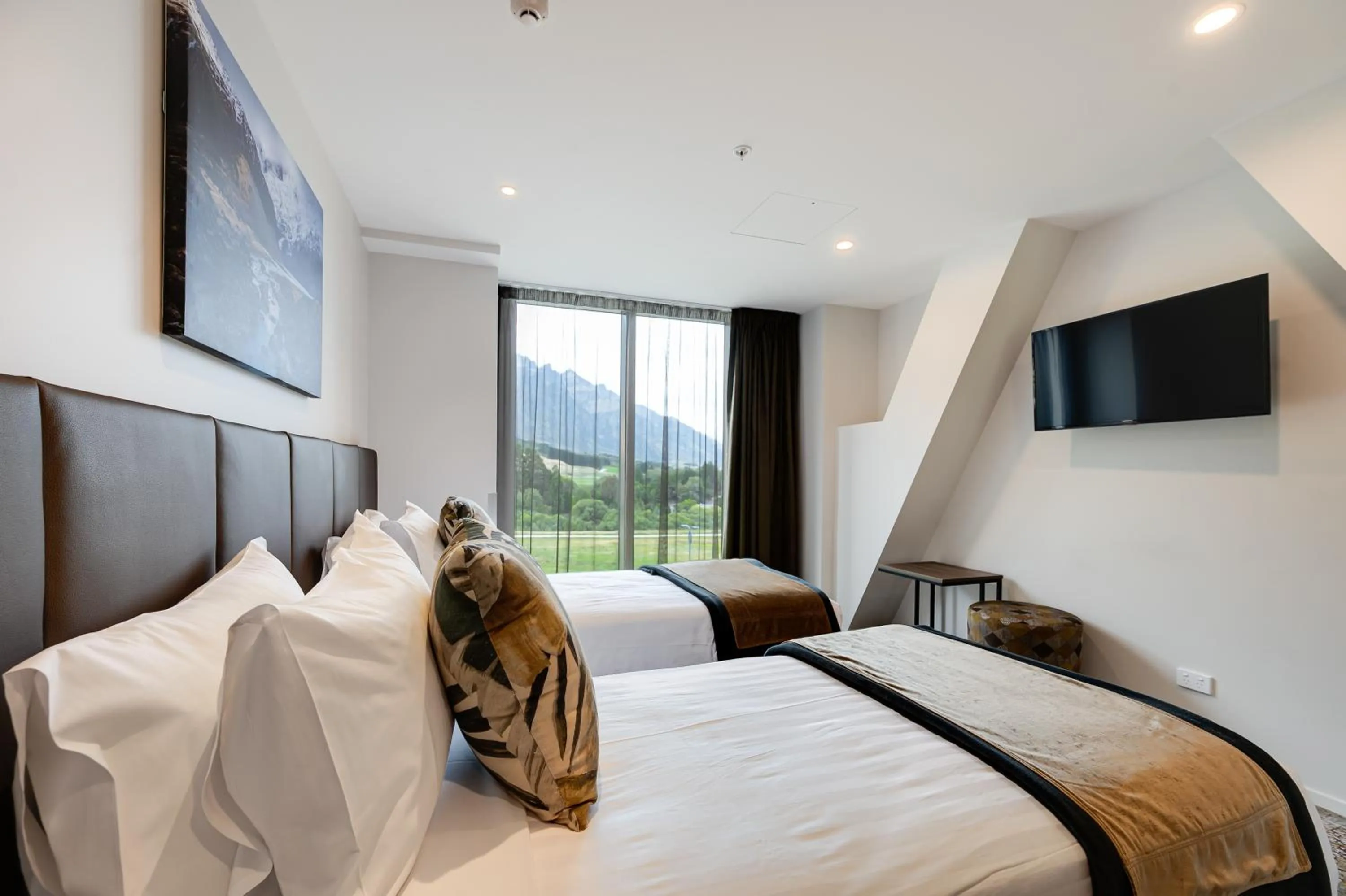 Photo of the whole room, Bed in La Quinta by Wyndham Remarkables Park Queenstown