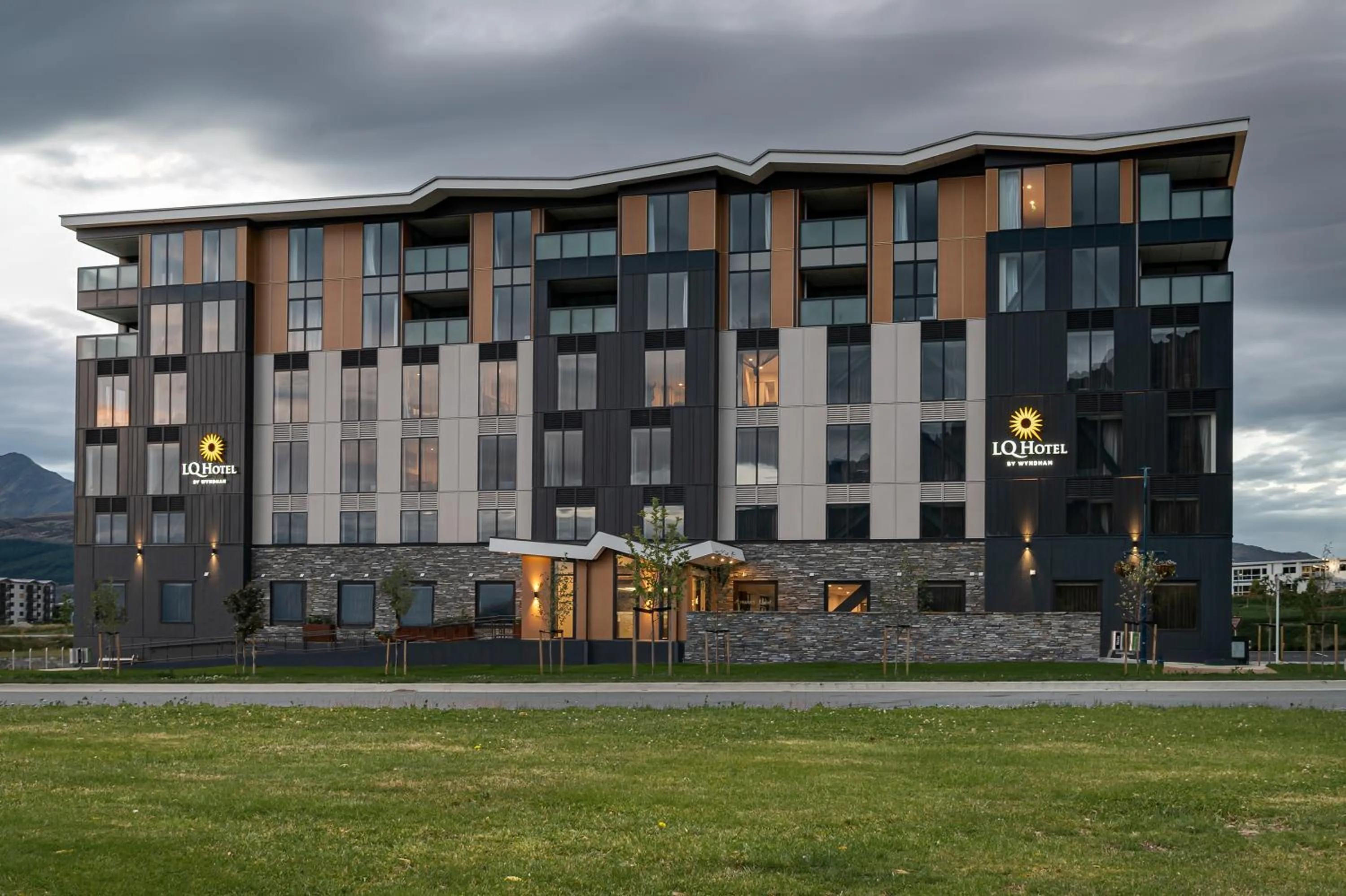 Property building in La Quinta by Wyndham Remarkables Park Queenstown