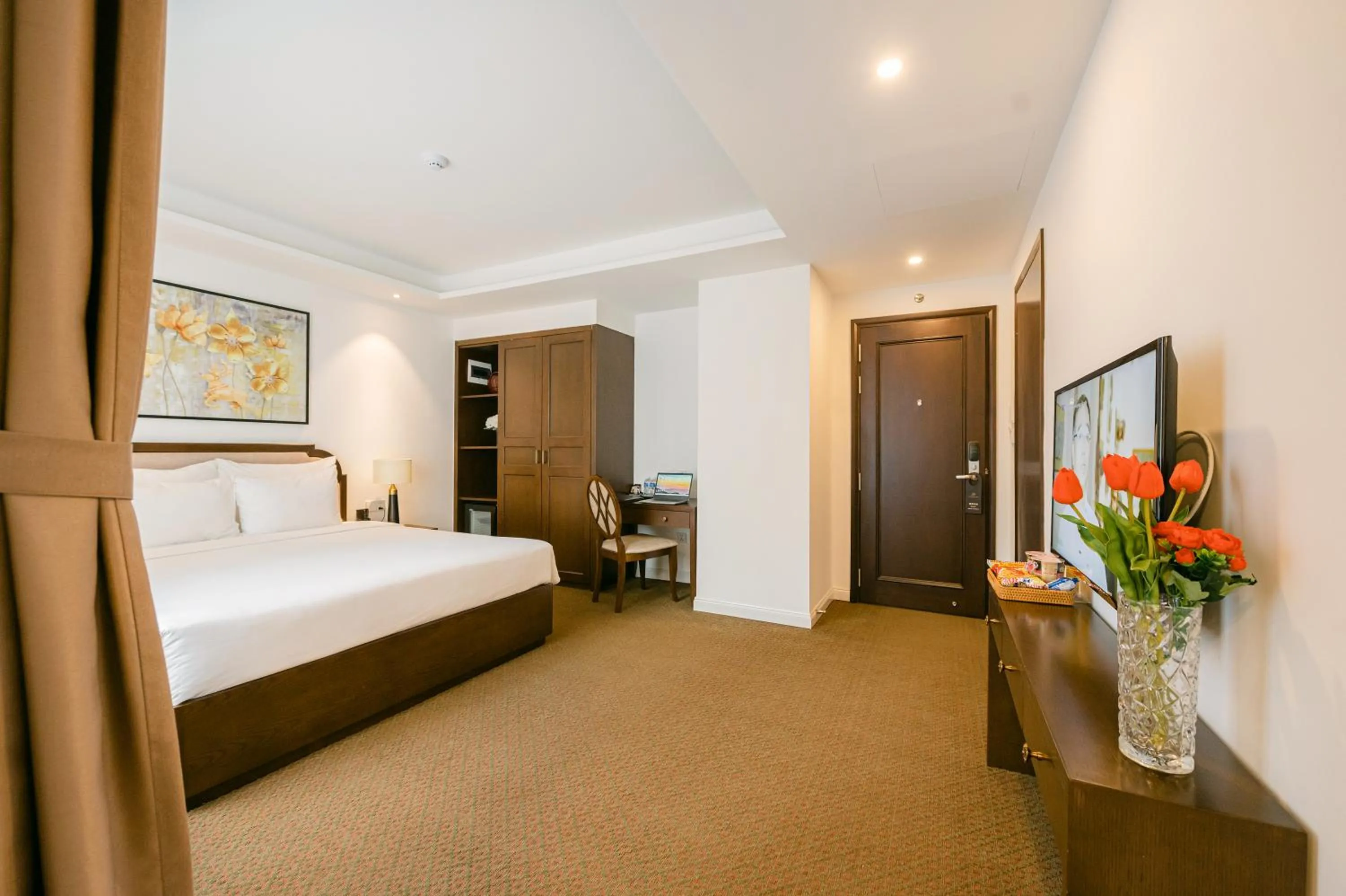 wardrobe, Bed in Marigold Hotel Hanoi