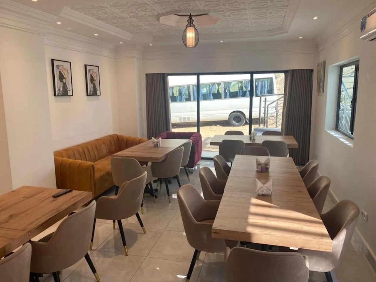 Restaurant/places to eat in Hotel Residence La Corniche