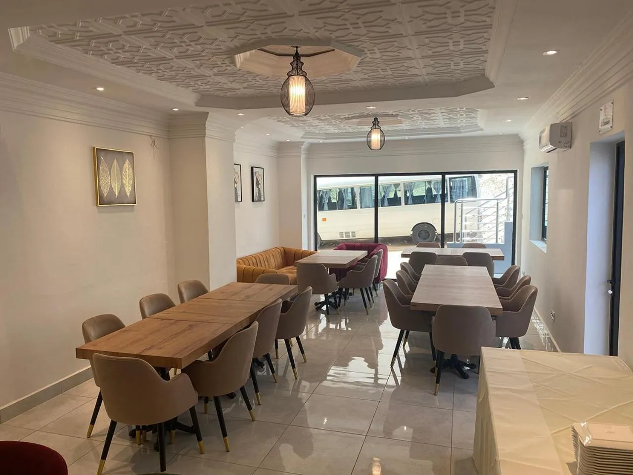 Restaurant/places to eat in Hotel Residence La Corniche