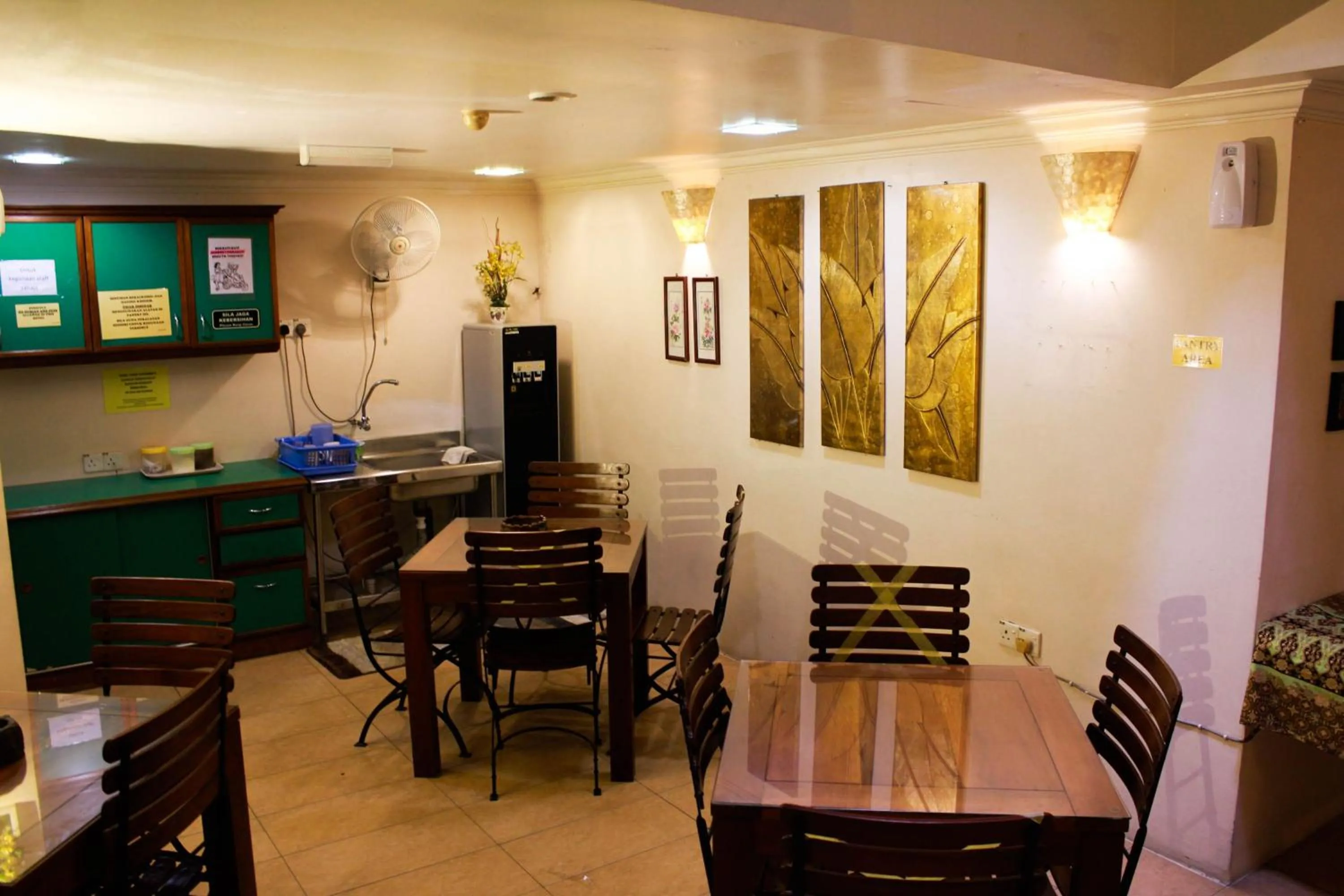 Communal lounge/ TV room in Hotel Johan