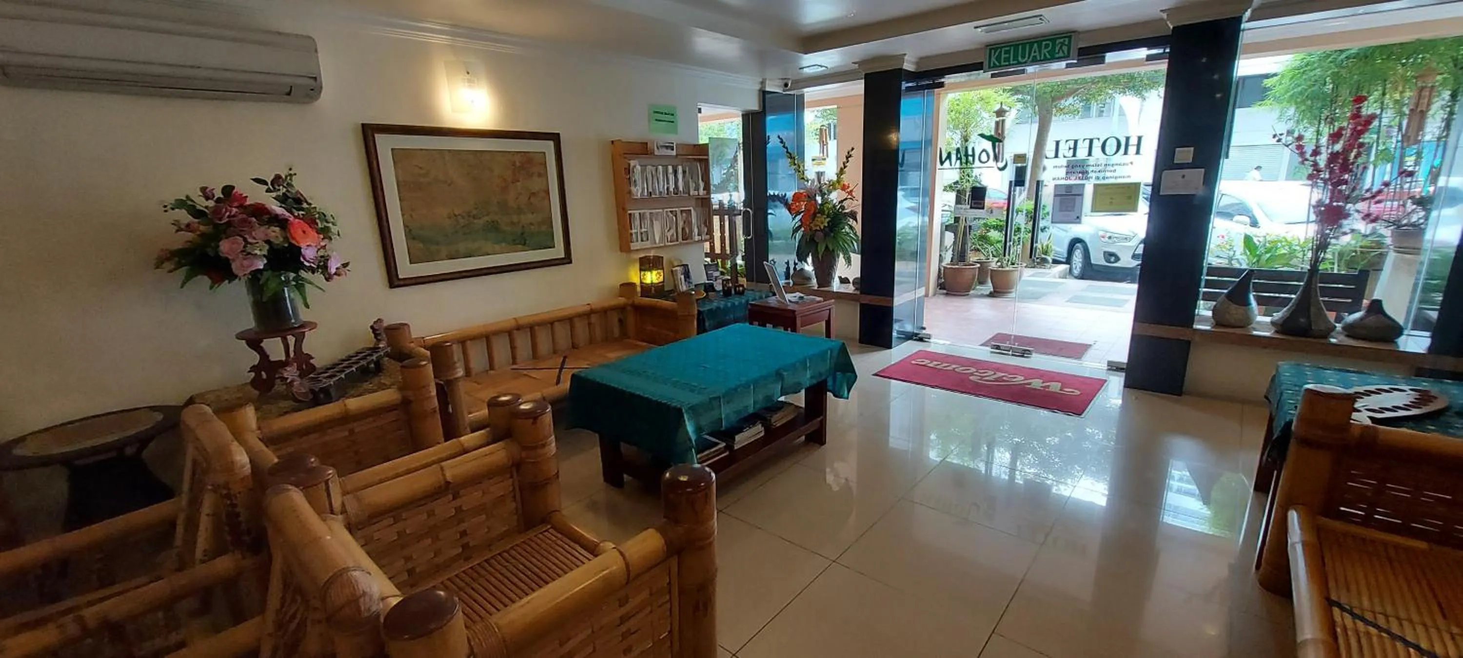 Communal lounge/ TV room in Hotel Johan