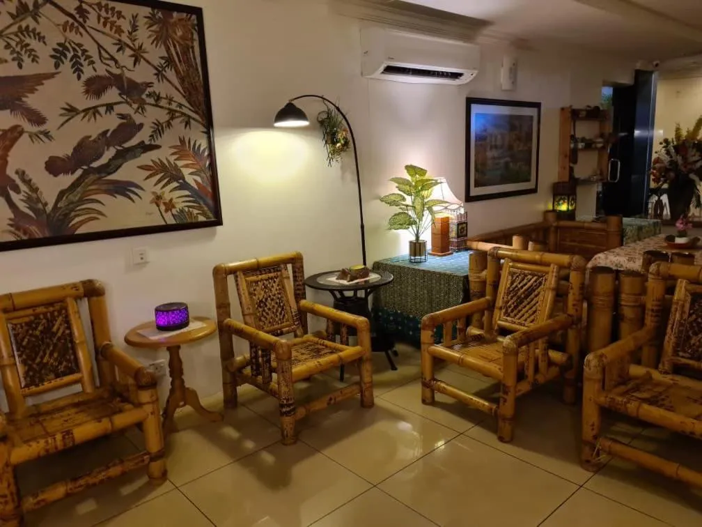 Communal lounge/ TV room in Hotel Johan