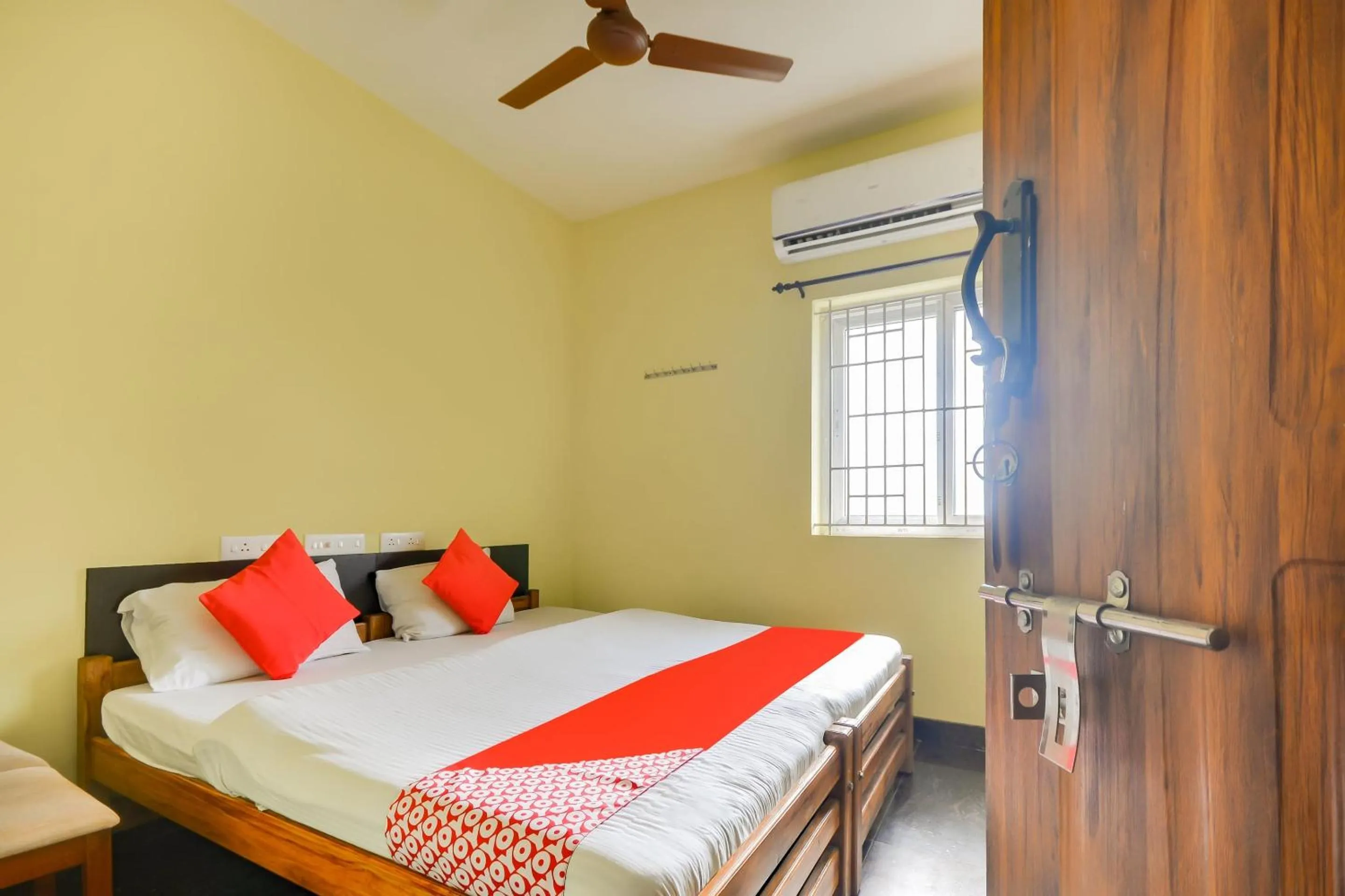 Bedroom in Hotel O St Residency