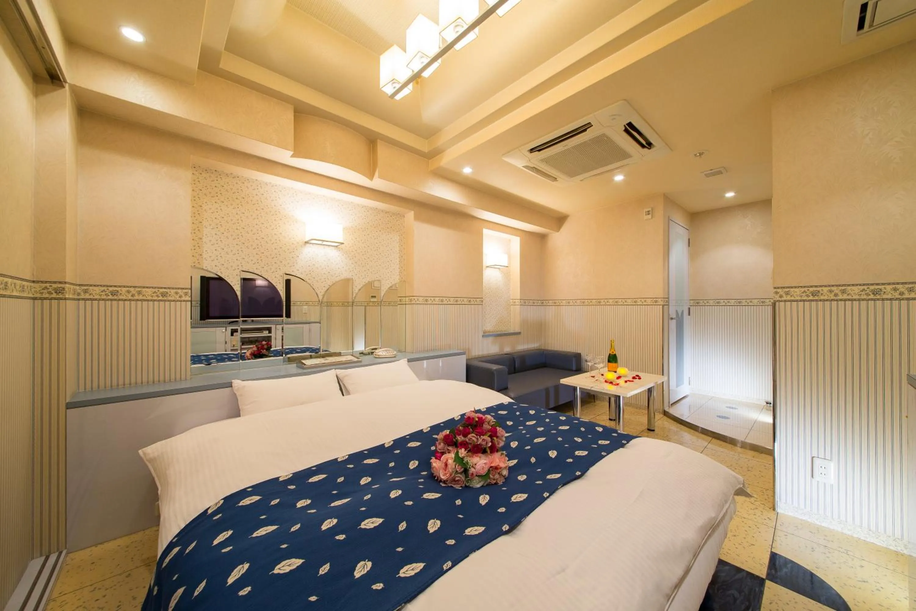 Bed in HOTEL THE i Adult only