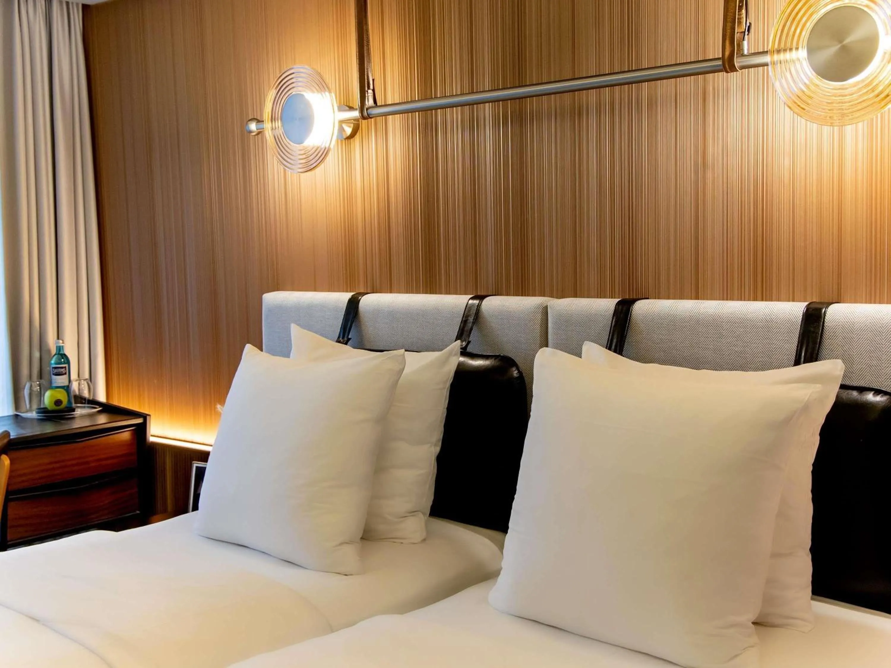 Bedroom in MUZE Hotel Dusseldorf - Handwritten Collection