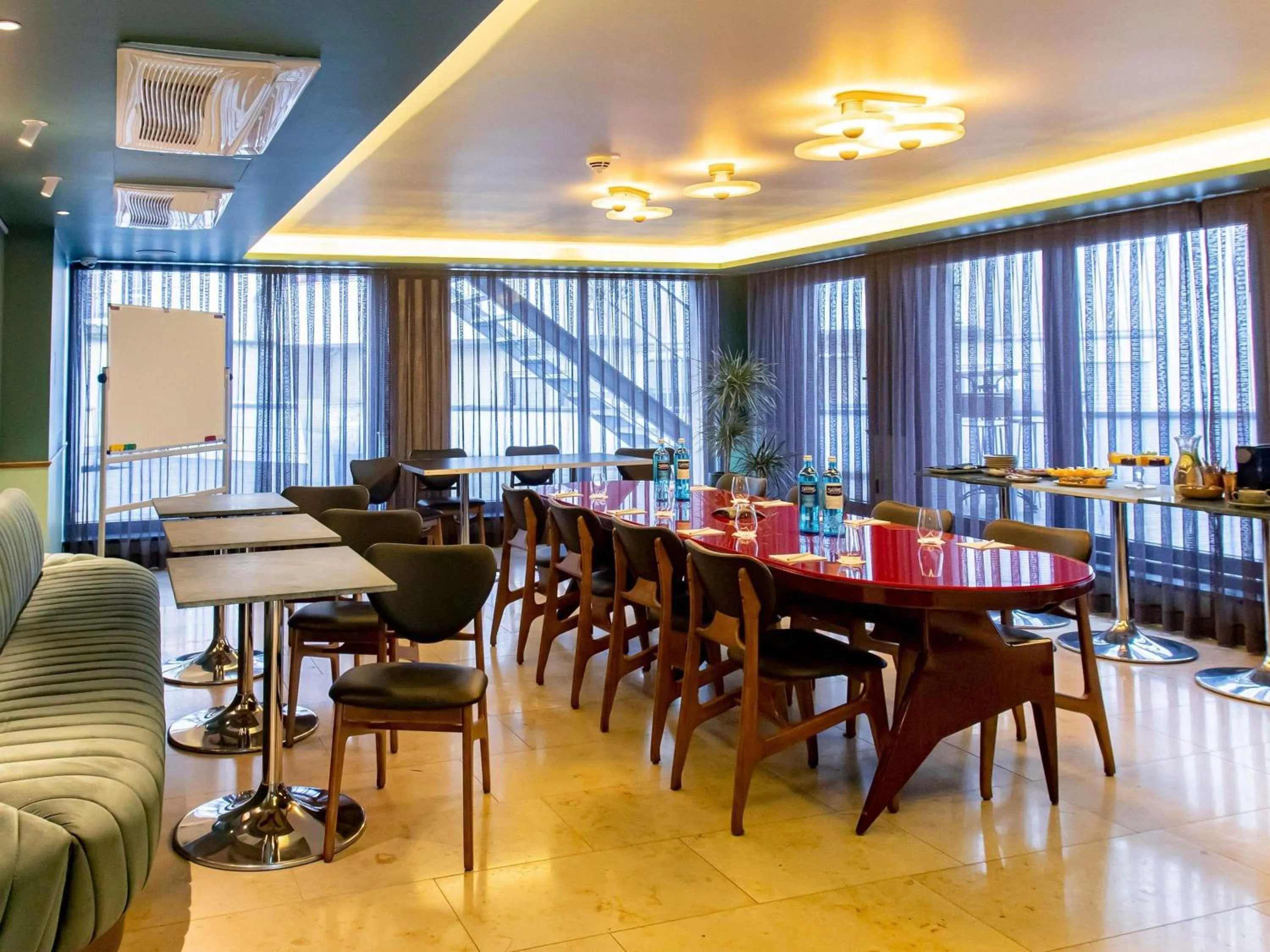 Meeting/conference room in MUZE Hotel Dusseldorf - Handwritten Collection