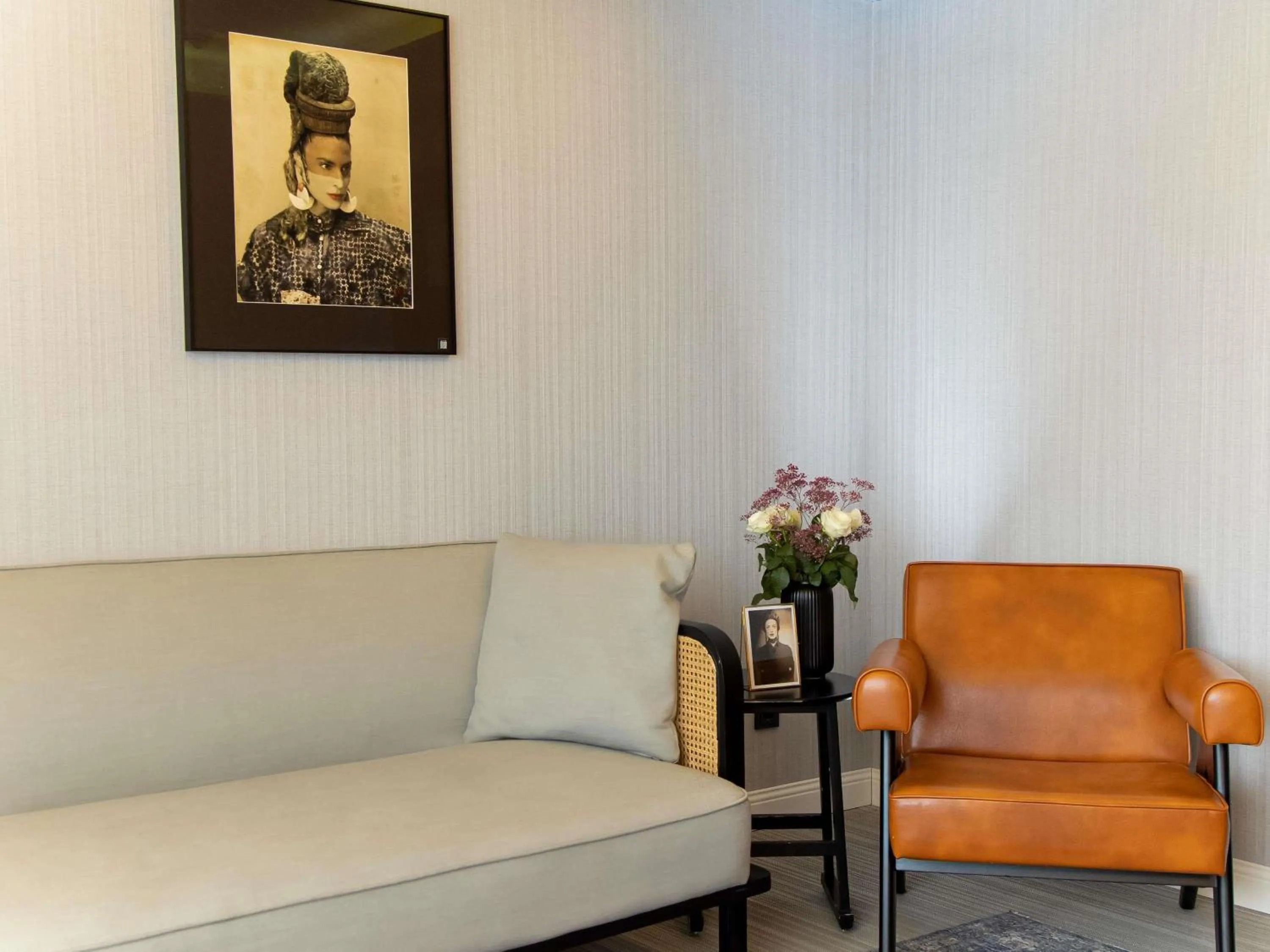 Bedroom in MUZE Hotel Dusseldorf - Handwritten Collection