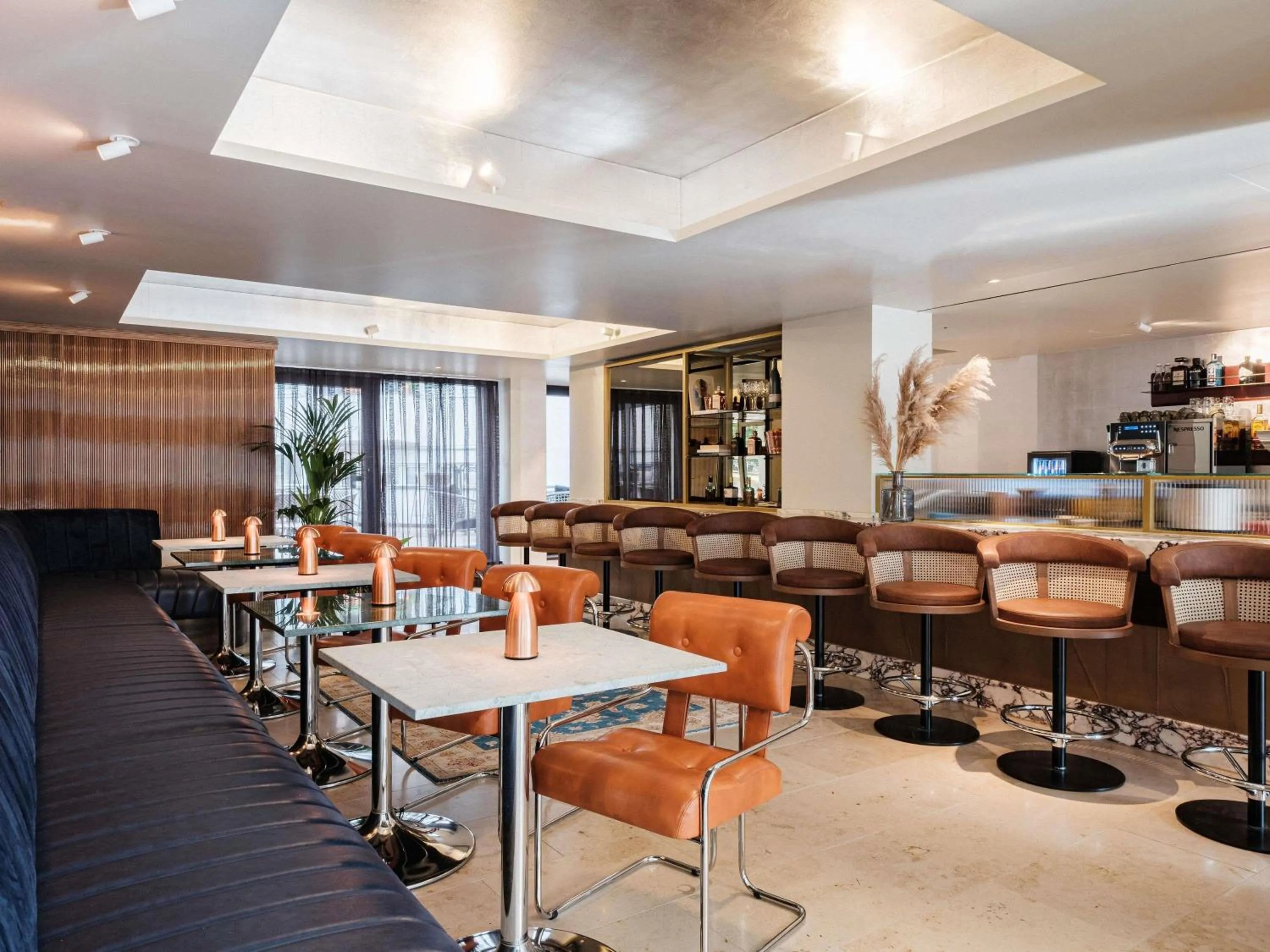 Lounge or bar in MUZE Hotel Dusseldorf - Handwritten Collection