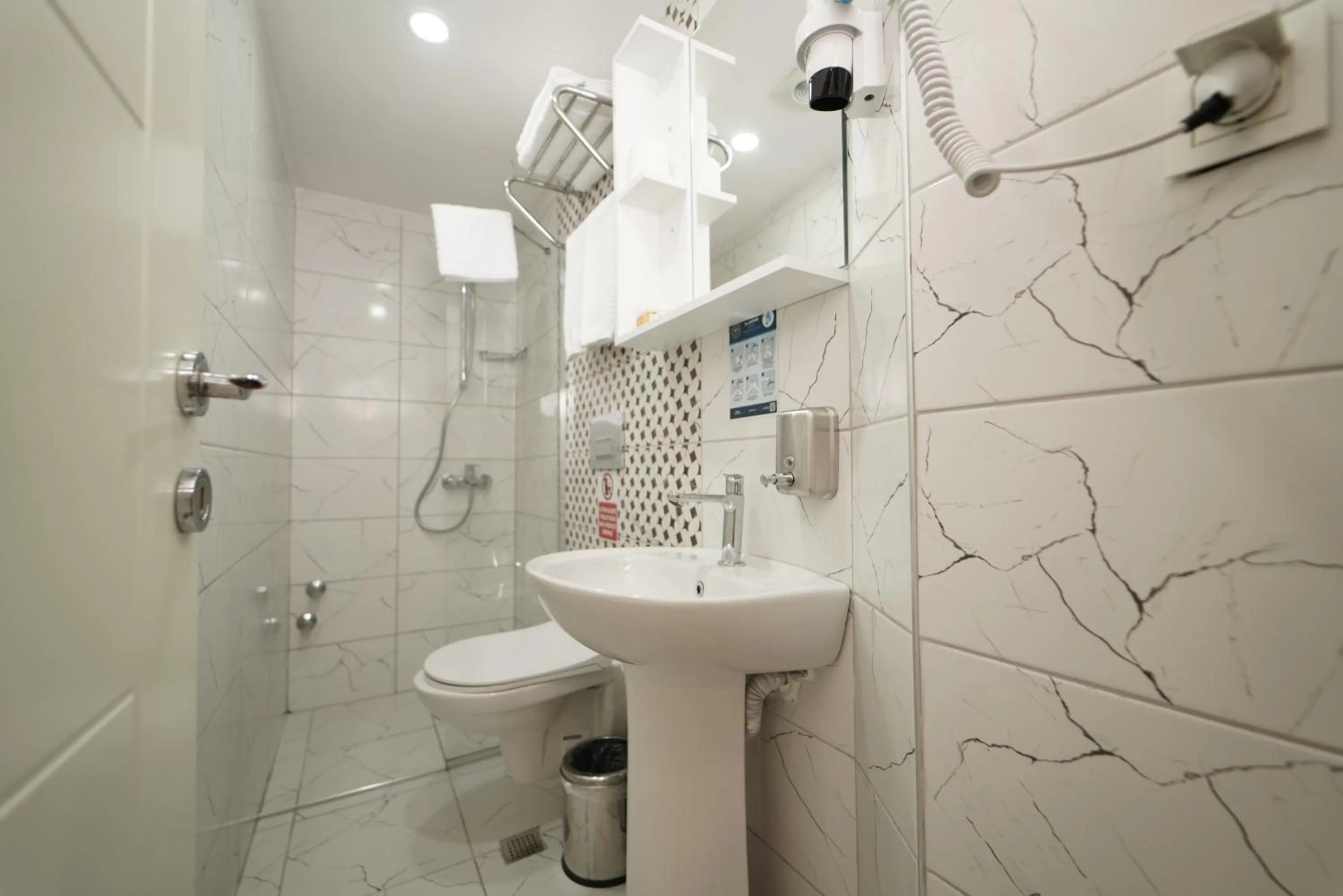 Toilet in Deniz Boutique Hotel