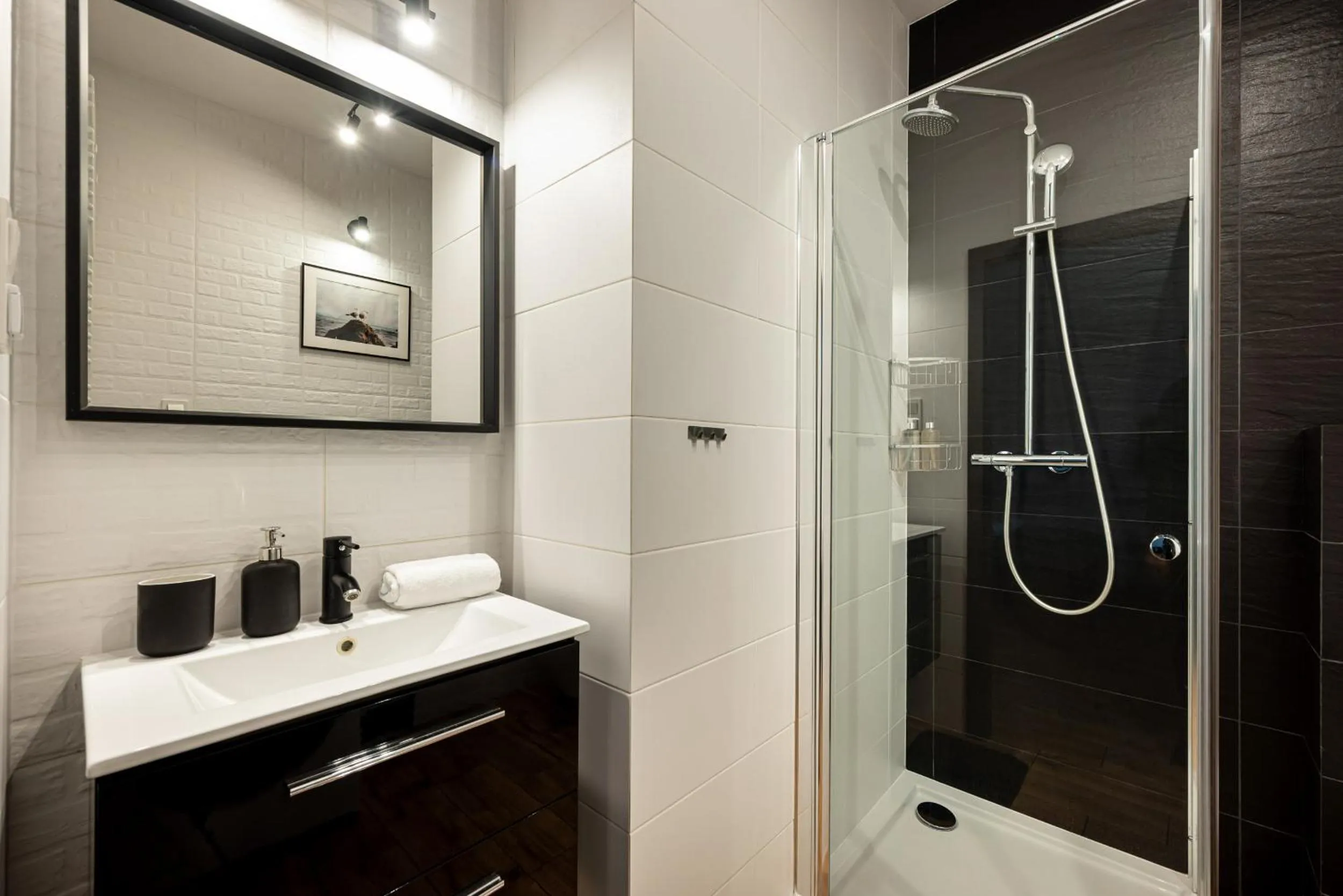 Shower in RentPlanet - Apartamenty Jagiełły