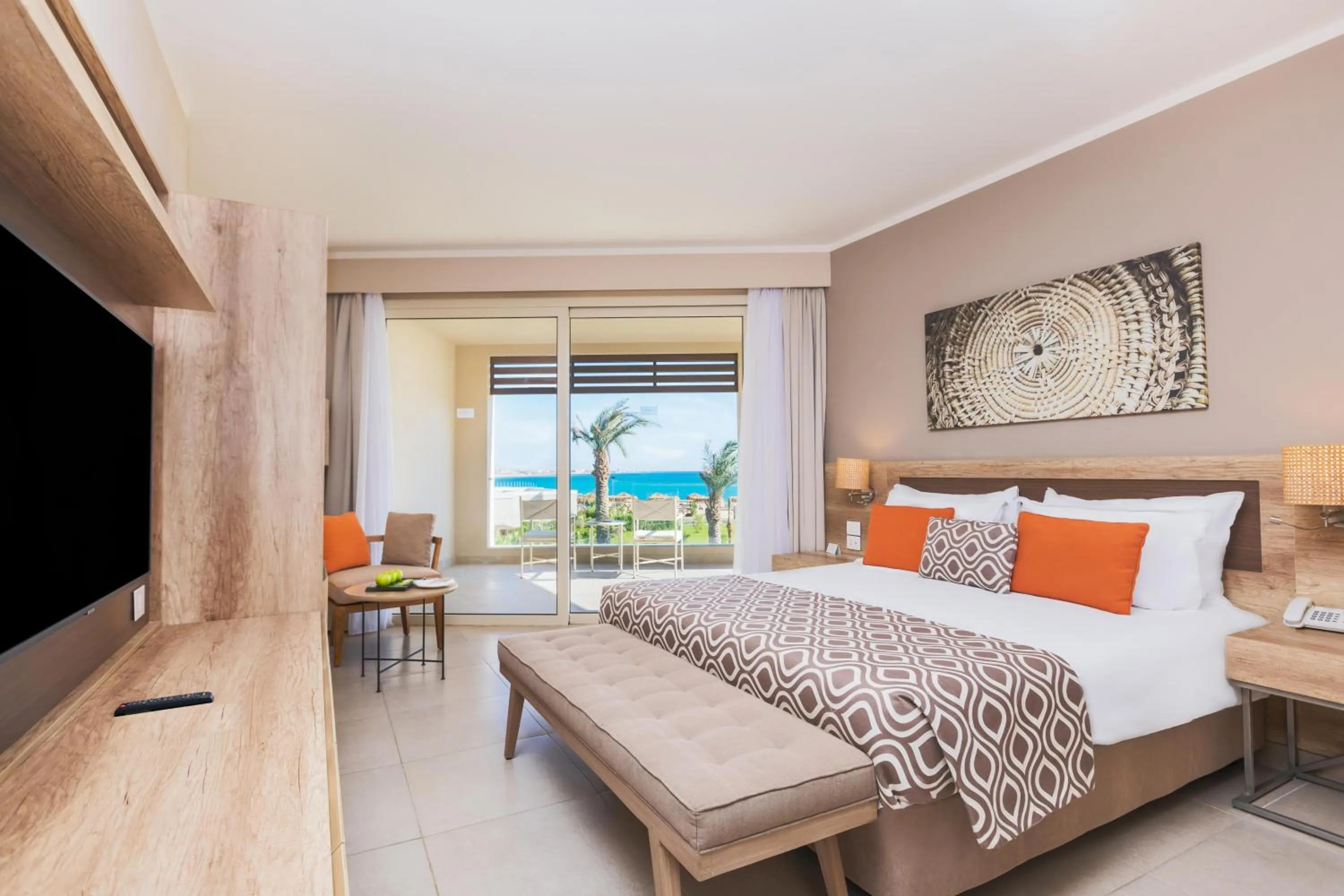 Photo of the whole room, Bed in Steigenberger Resort Ras Soma