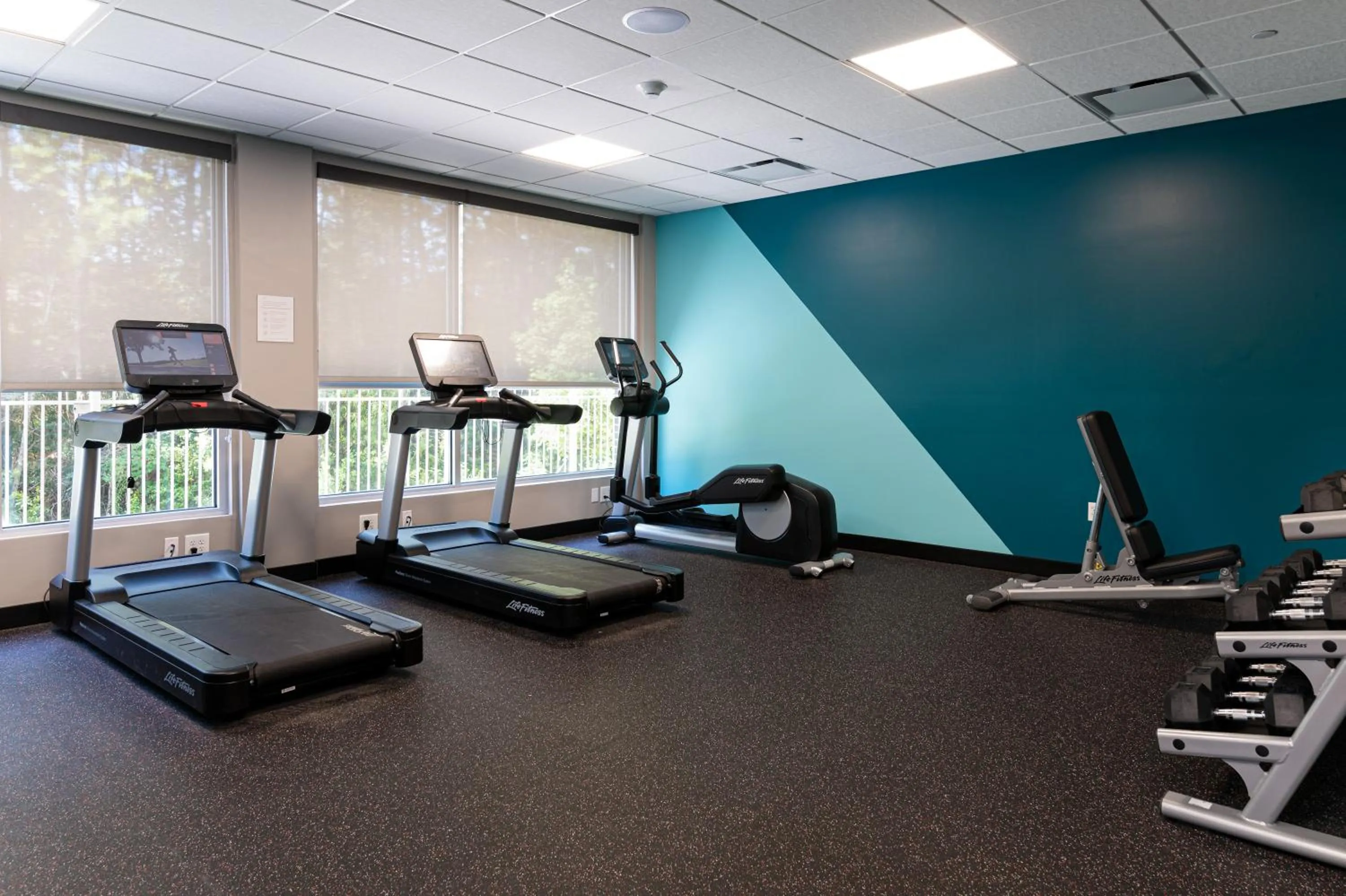 Fitness centre/facilities in avid hotel Summerville by IHG