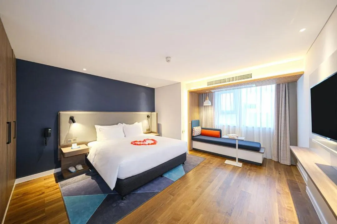 View (from property/room), Bed in Holiday Inn Express Quanzhou City Center by IHG