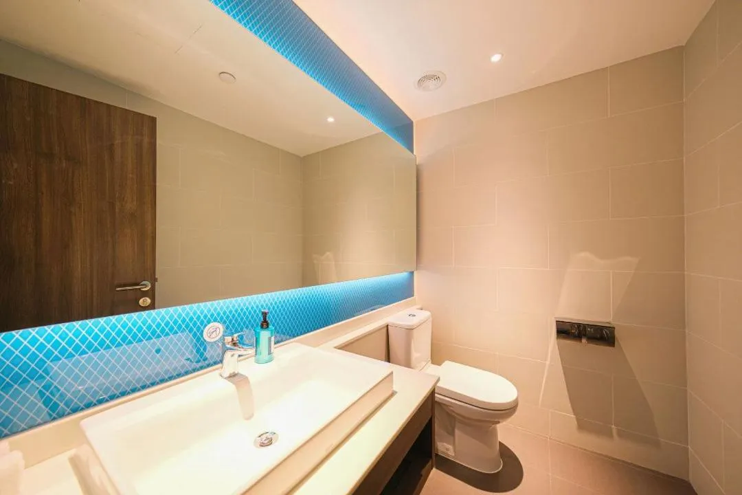 Toilet in Holiday Inn Express Quanzhou City Center by IHG