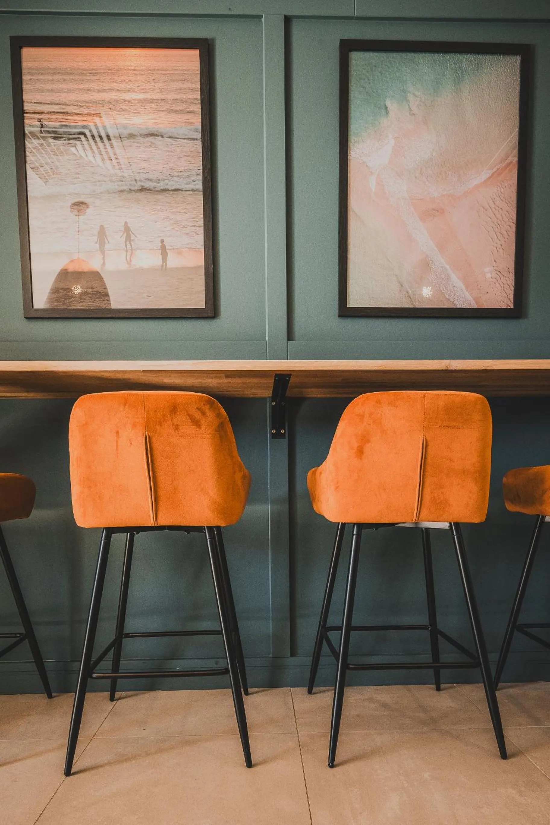 Communal lounge/ TV room in Polzeath Beach House