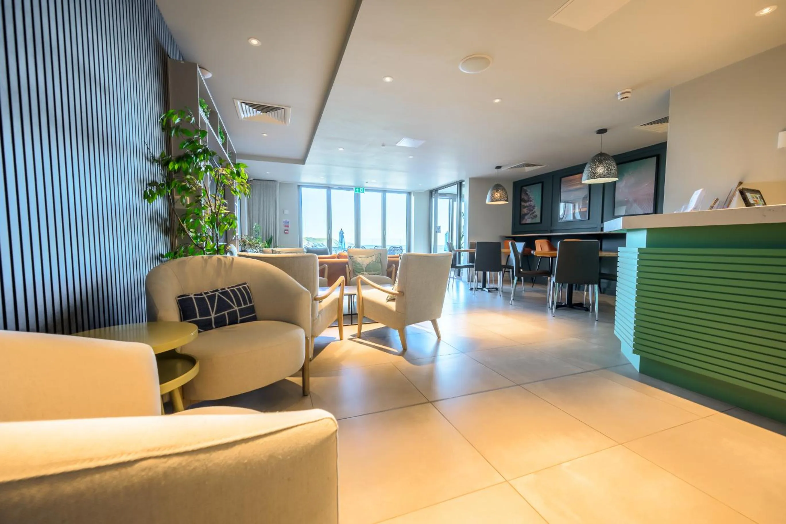 Communal lounge/ TV room in Polzeath Beach House