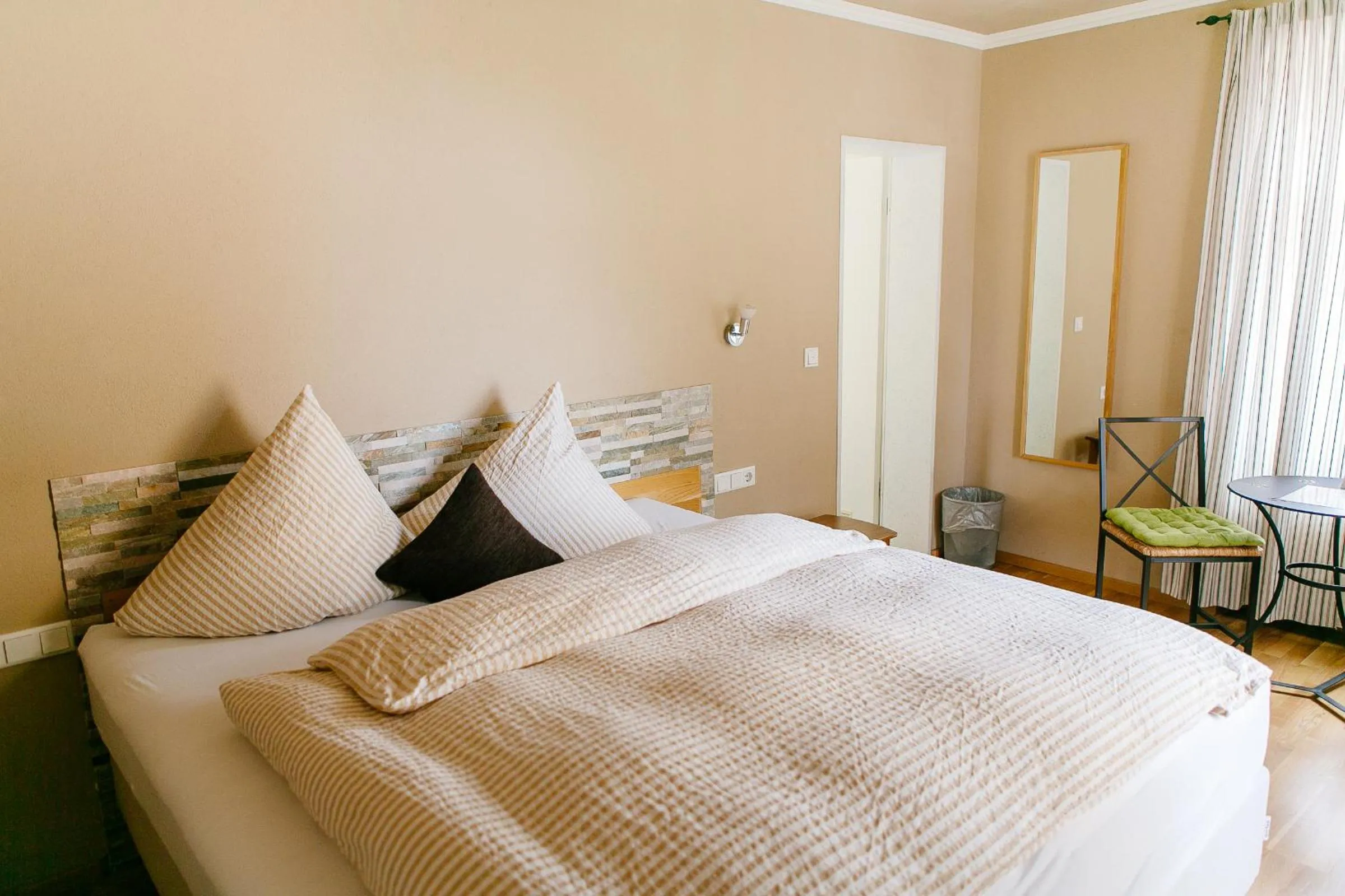 Bed in Landhotel Airport-Inn