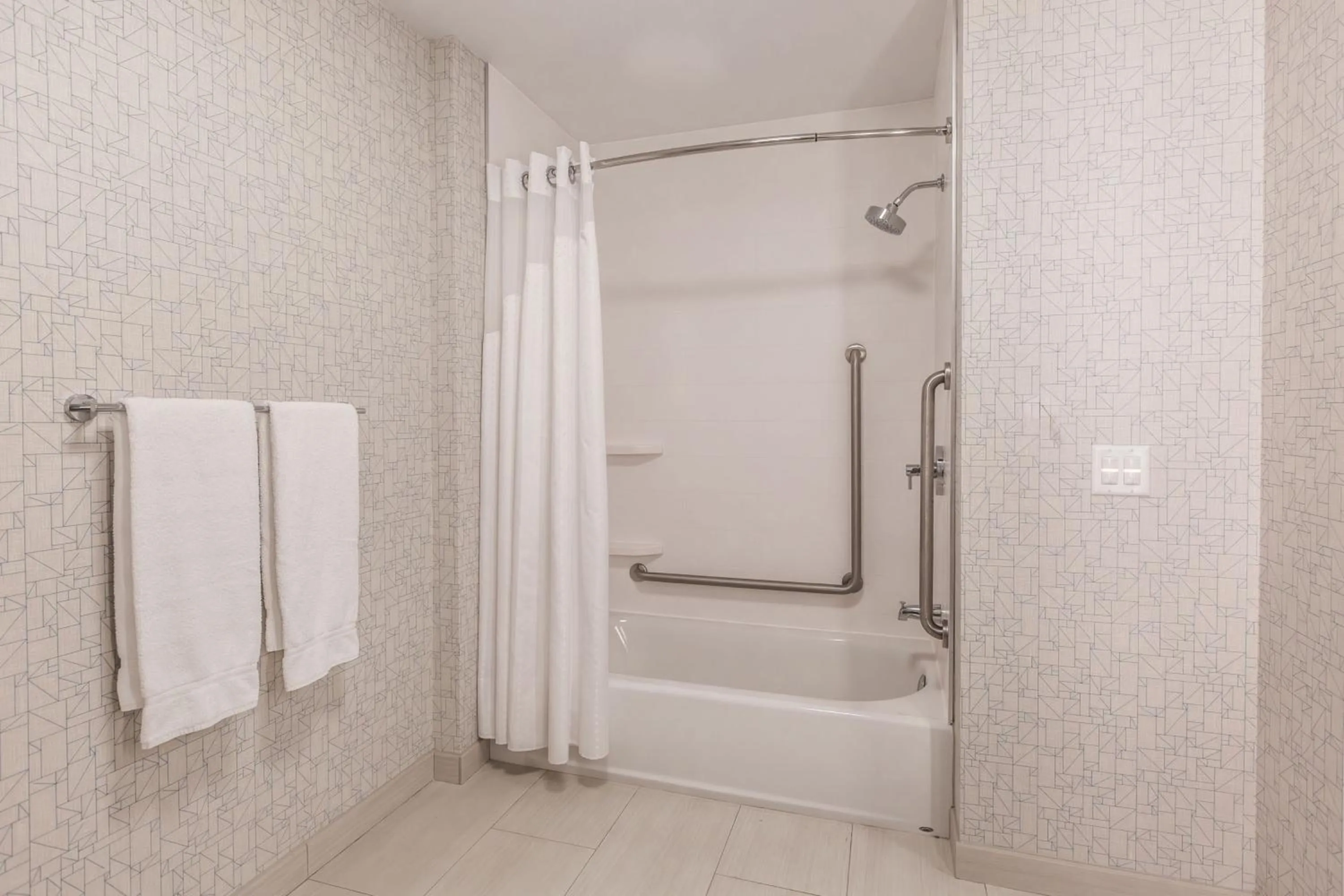 Bathroom in Holiday Inn Express & Suites - Welland