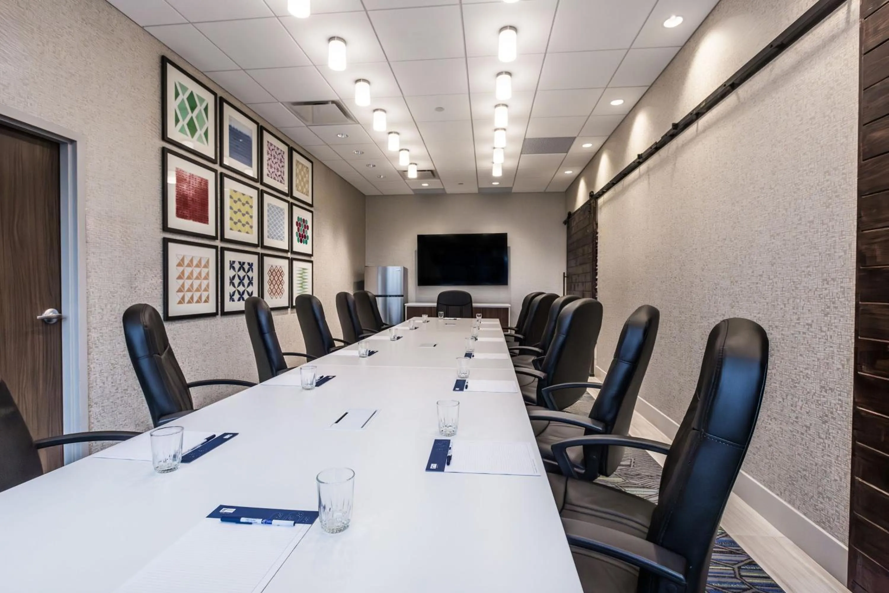 Meeting/conference room in Holiday Inn Express & Suites - Welland