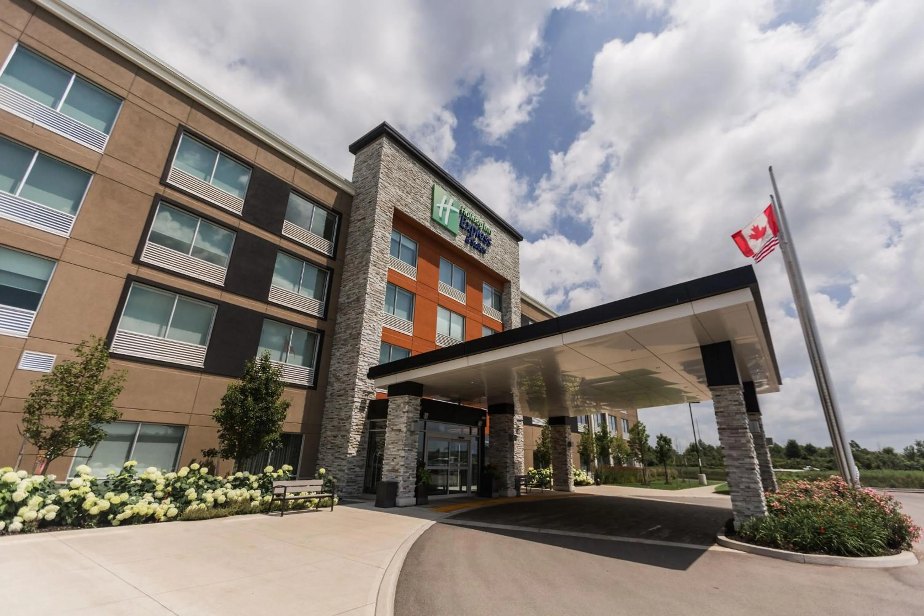Property building in Holiday Inn Express & Suites - Welland