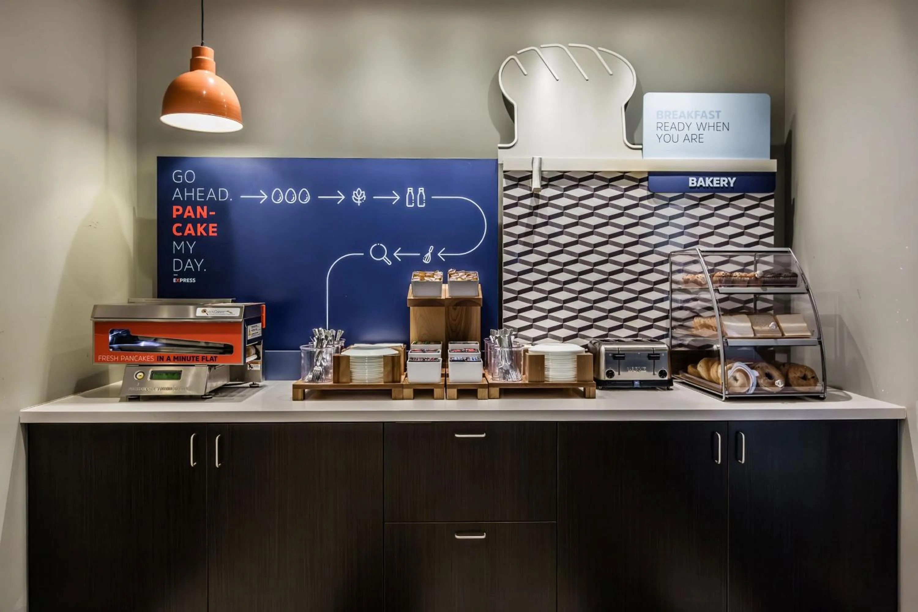 Breakfast in Holiday Inn Express & Suites - Welland