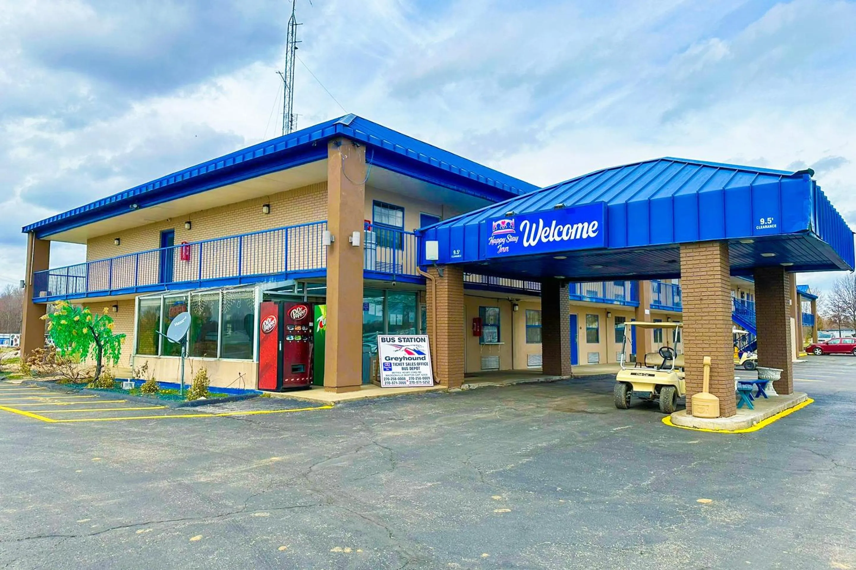 Facade/entrance in Happy Stay Inn Madisonville I-69 By OYO