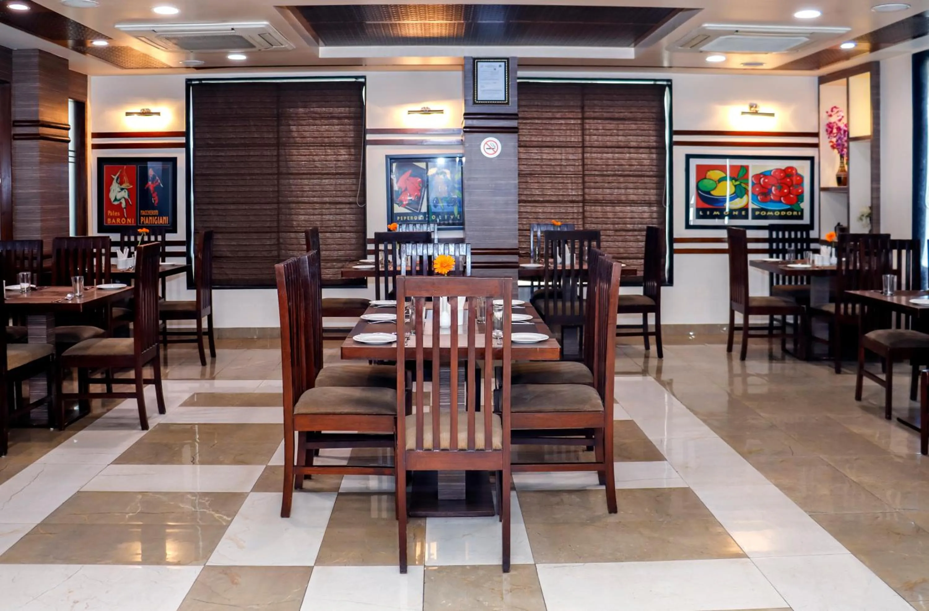 Restaurant/places to eat in Spree Hotel Jaipur