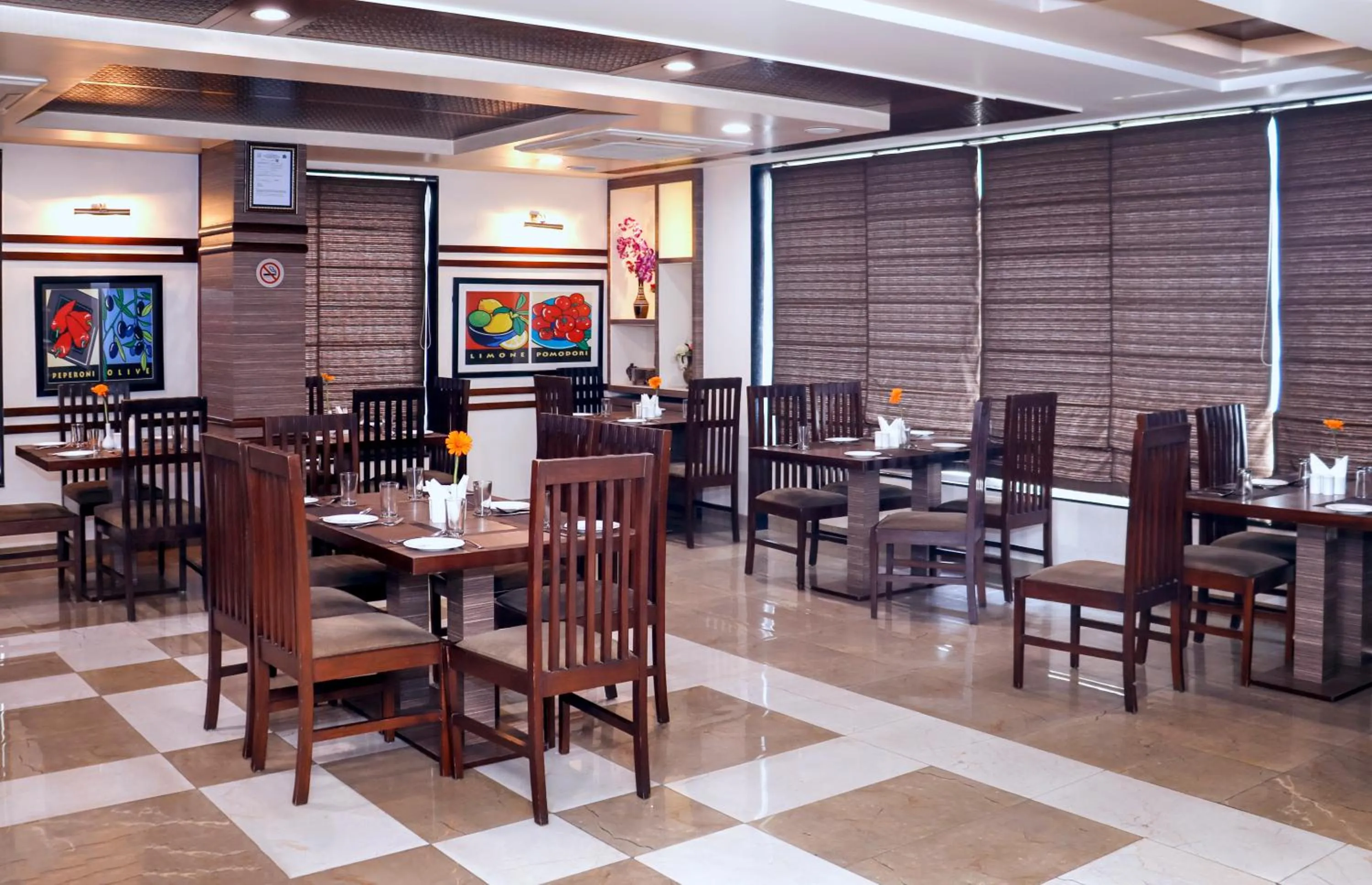 Restaurant/places to eat in Spree Hotel Jaipur