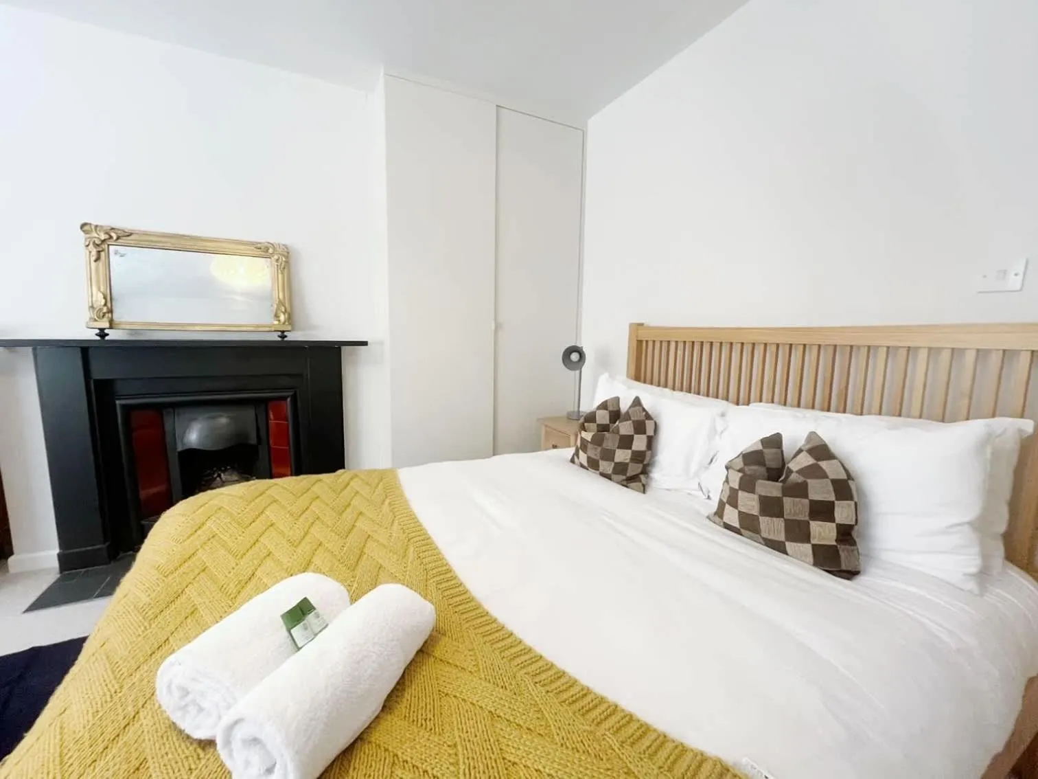 Bed in Unique & Homely Suite With Own Access